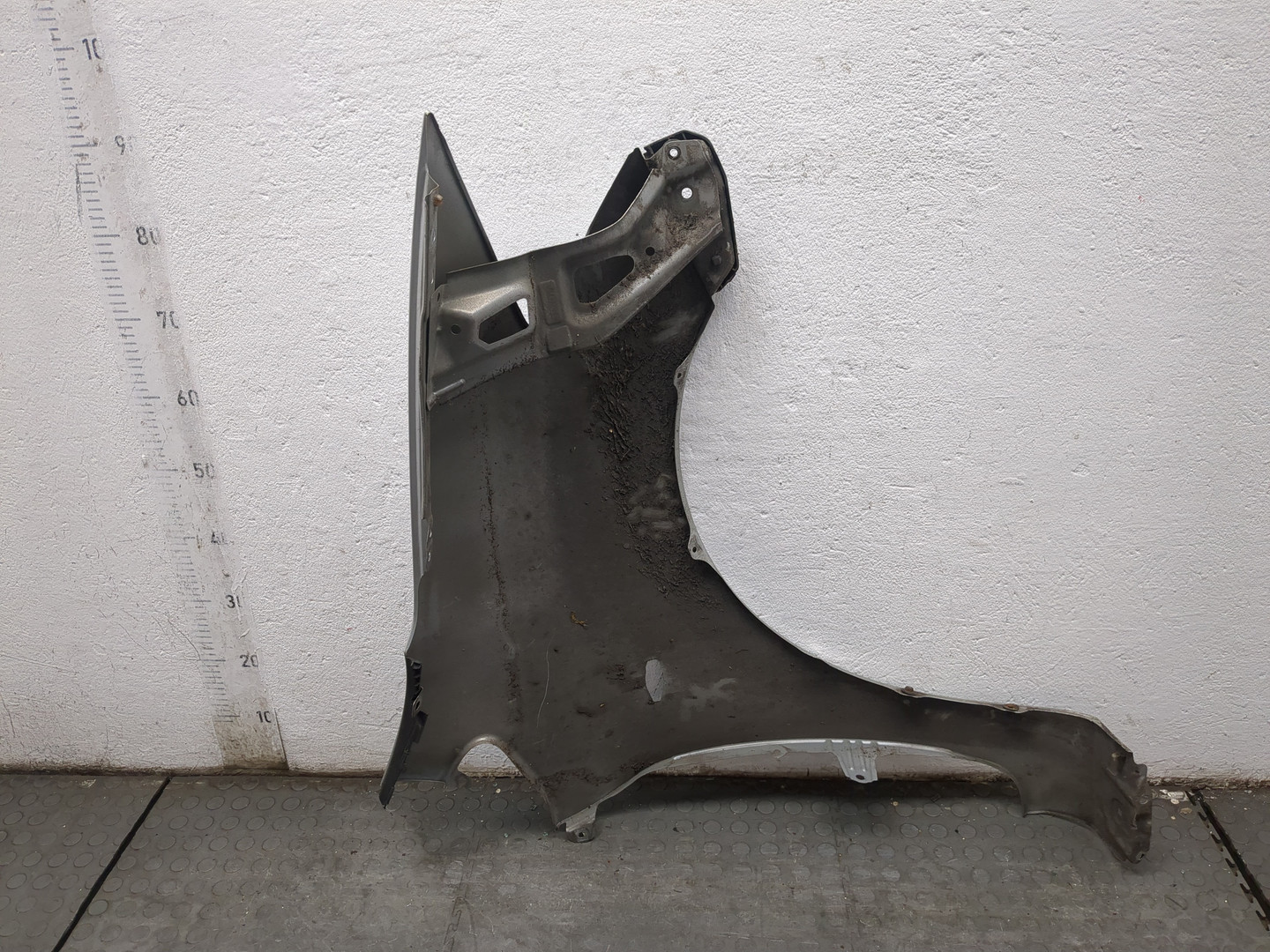 Крыло переднее левое