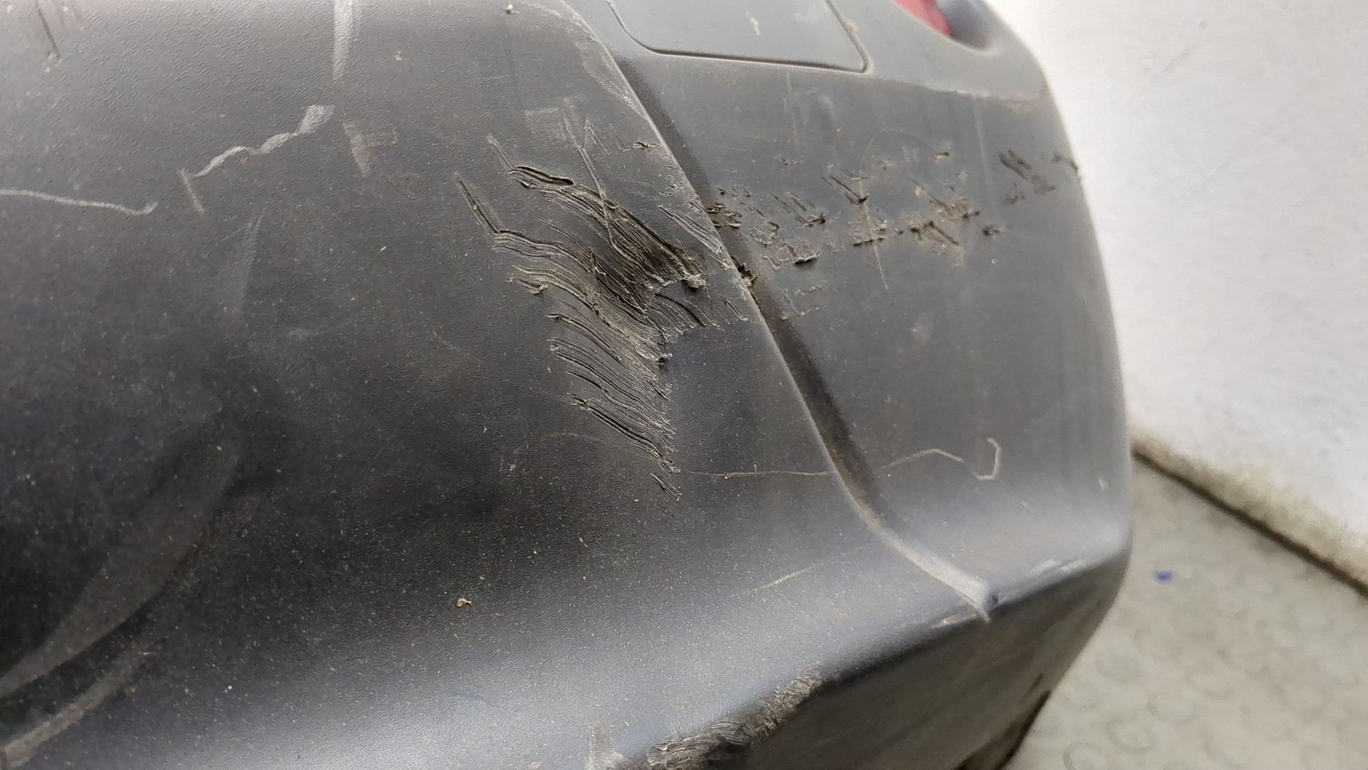 Бампер задний