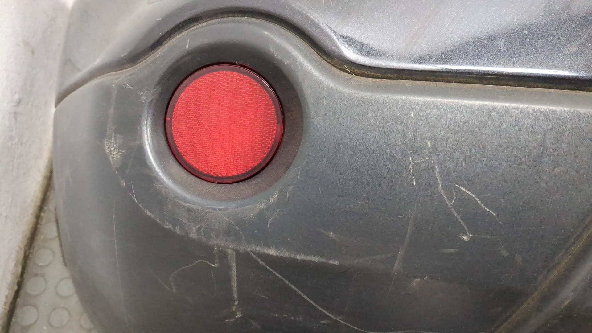 Бампер задний