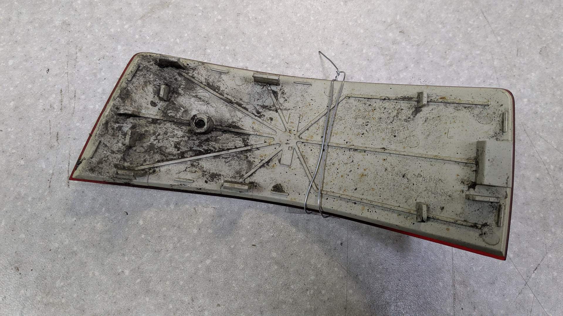 Отражатель в бампер задний левый