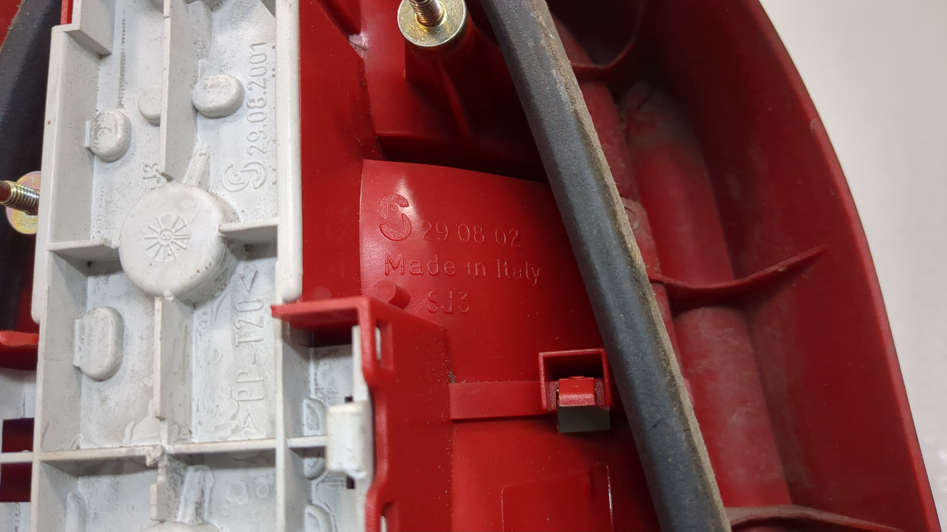 Фонарь задний левый