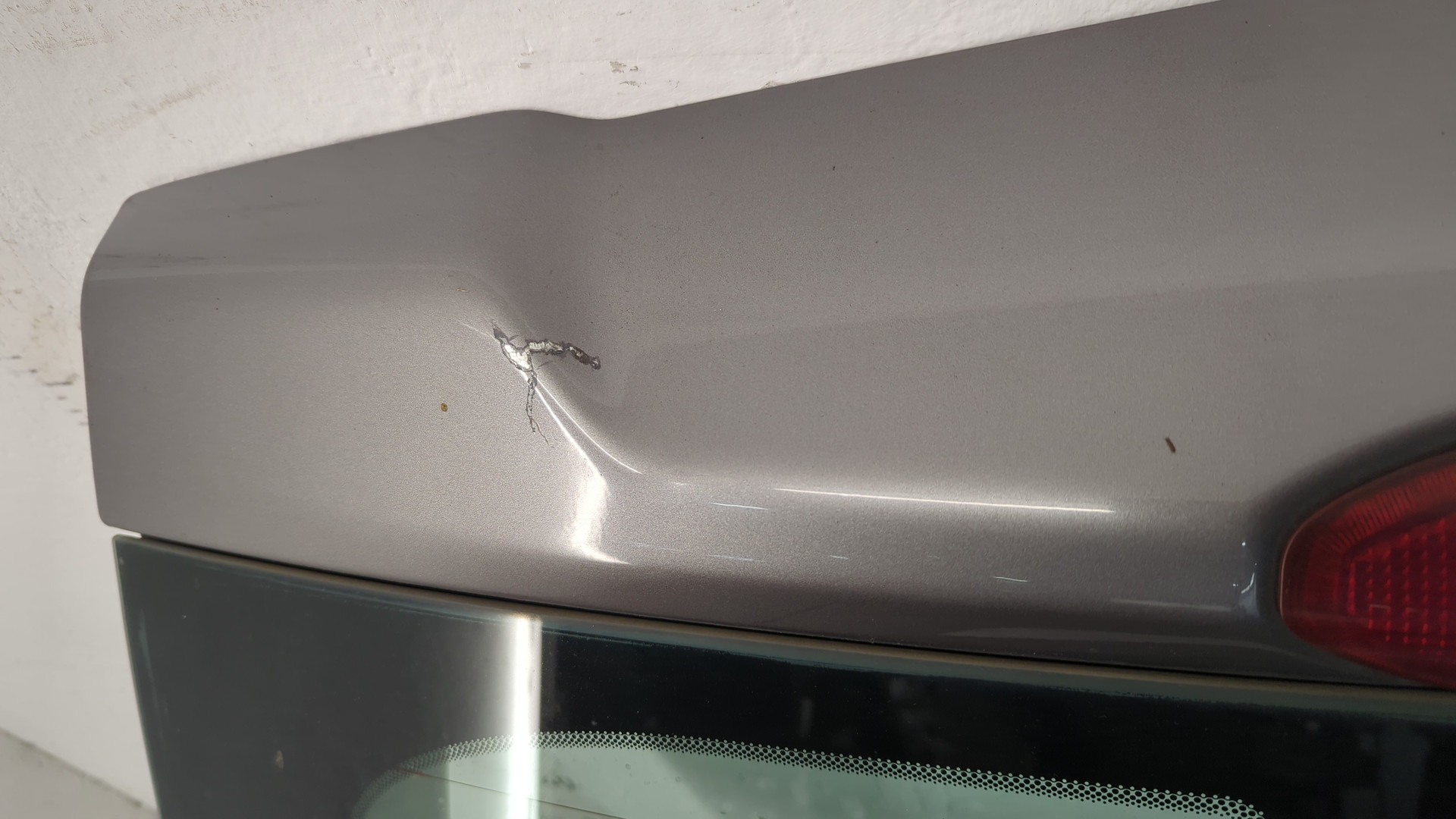 Дверь багажника