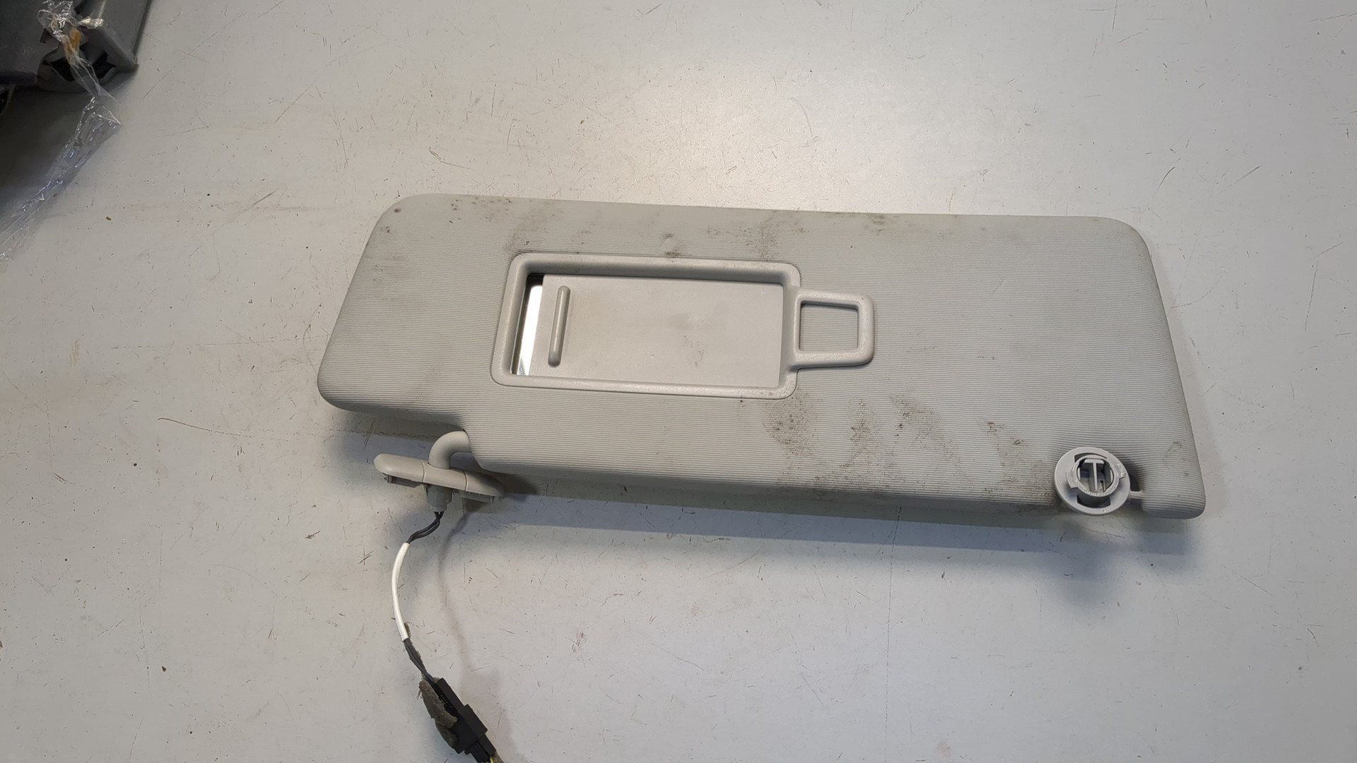 Козырек солнцезащитный