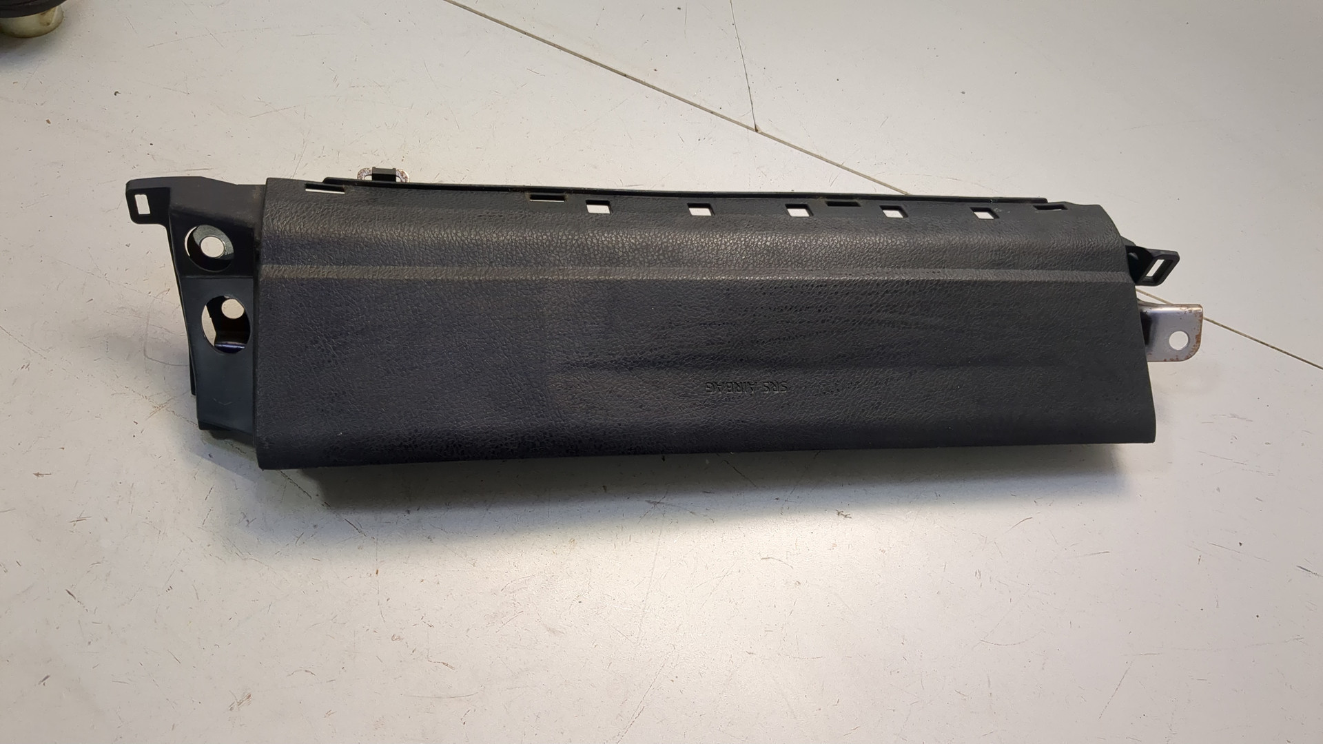 Подушка безопасности нижняя (для колен)