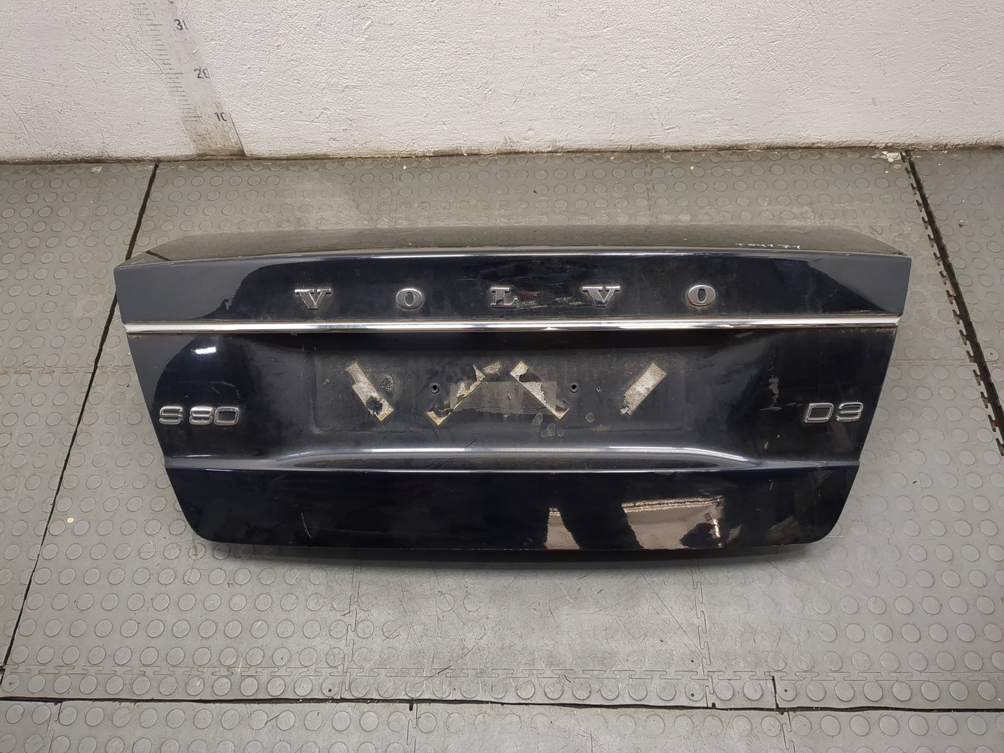 Дверь багажника