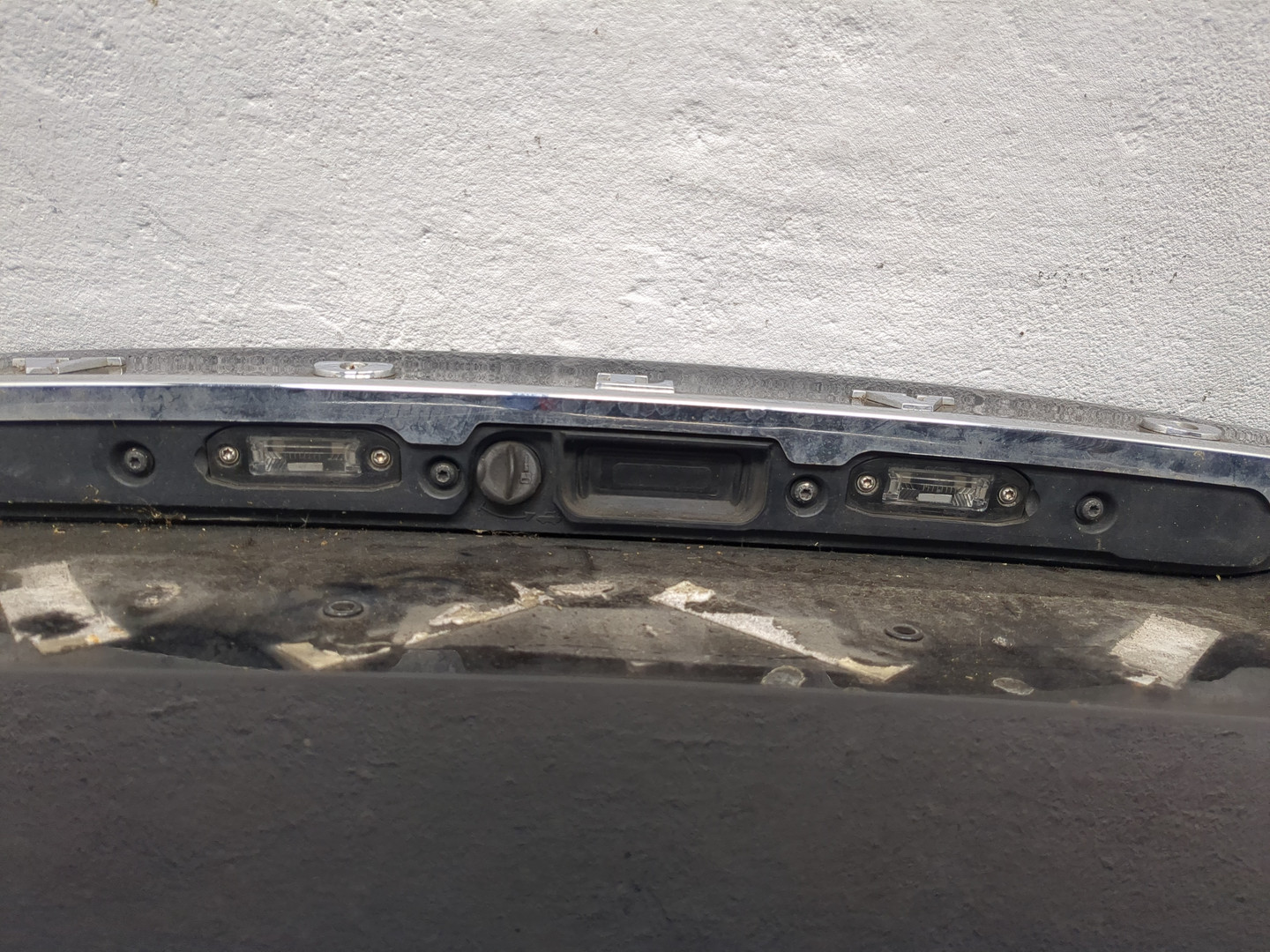 Дверь багажника