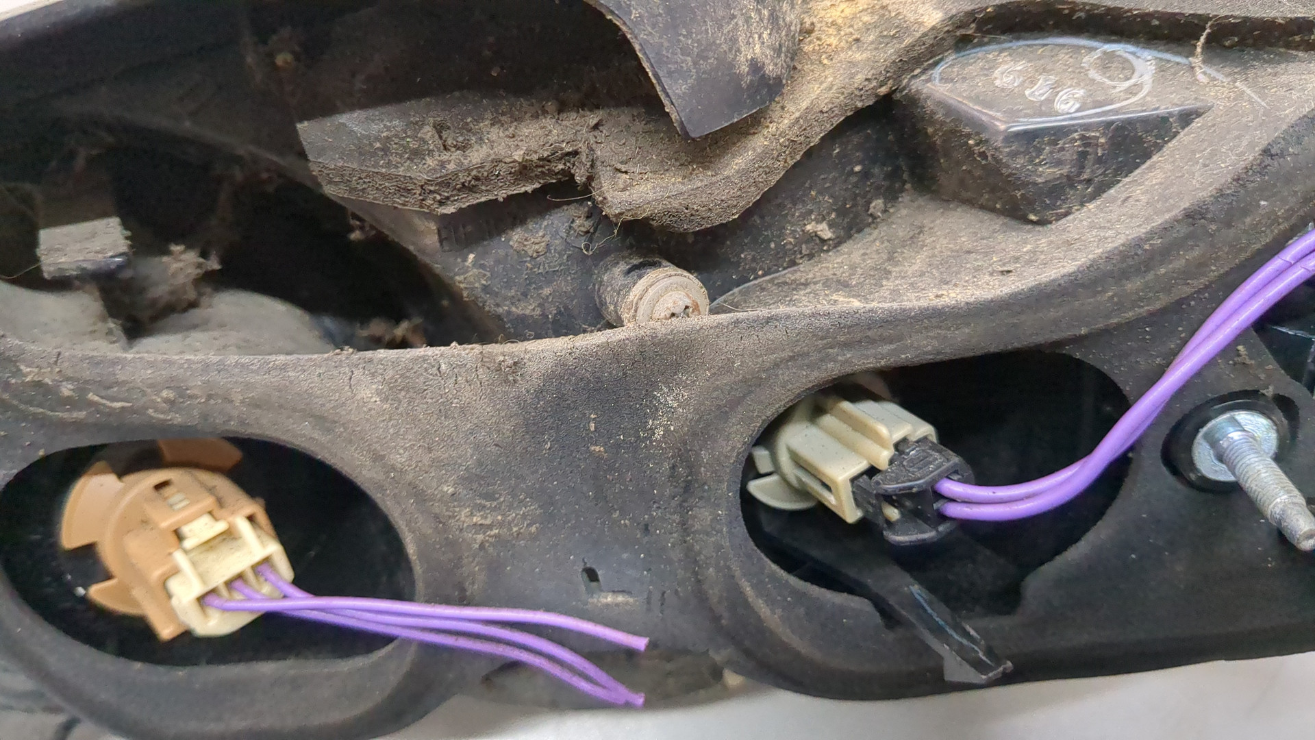 Фонарь задний левый