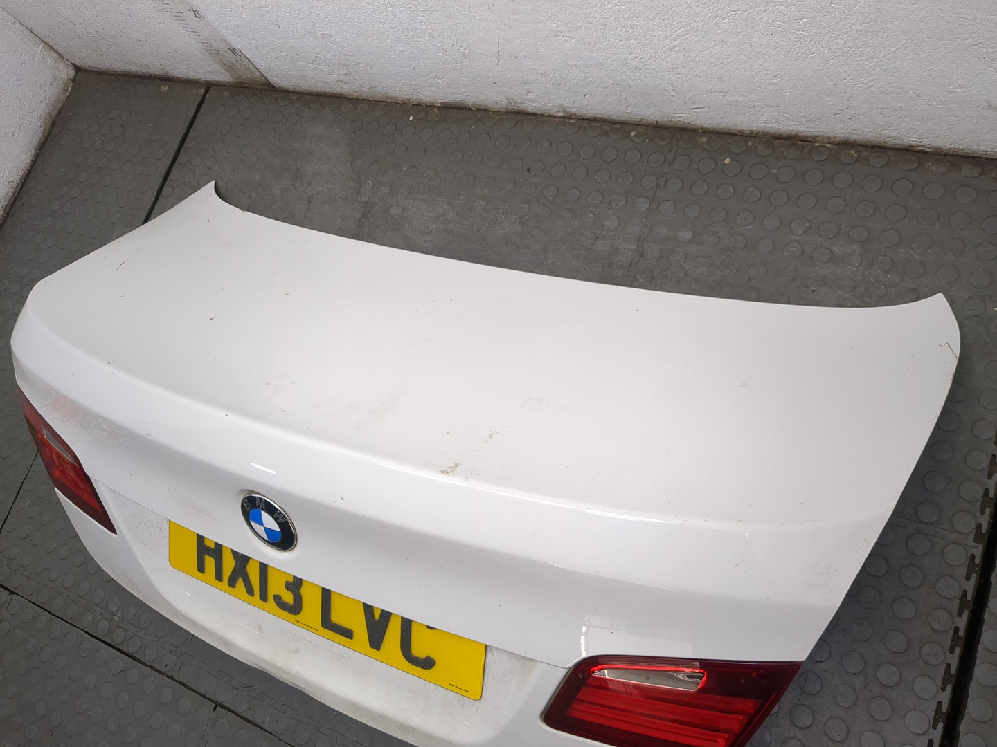 Дверь багажника