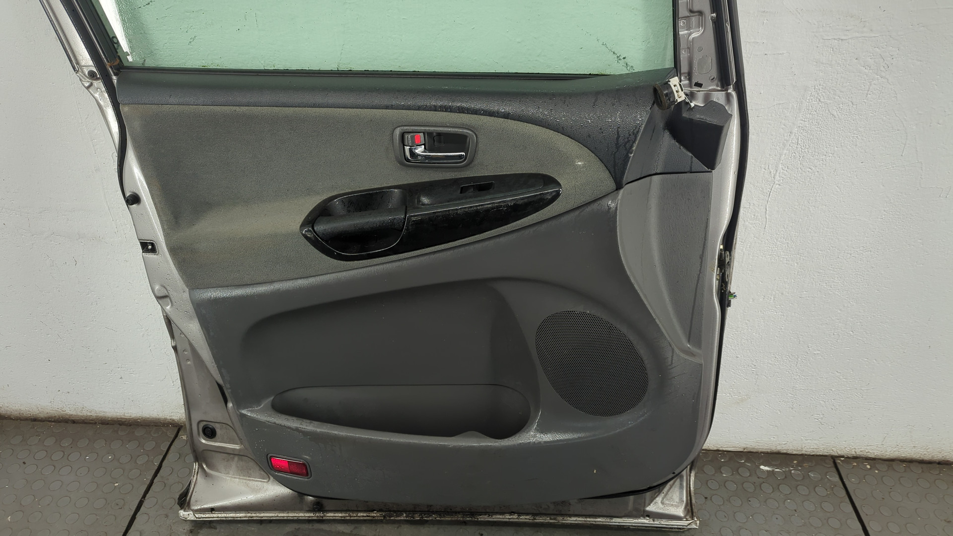 Дверь передняя левая