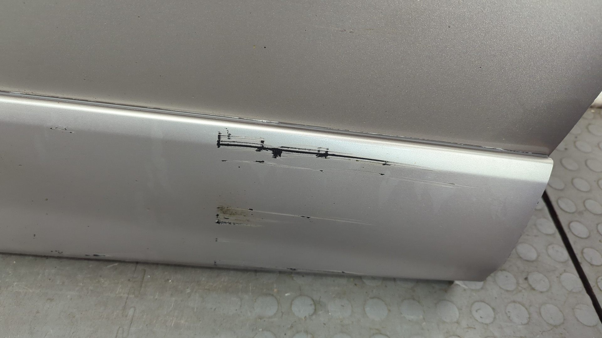 Дверь передняя левая