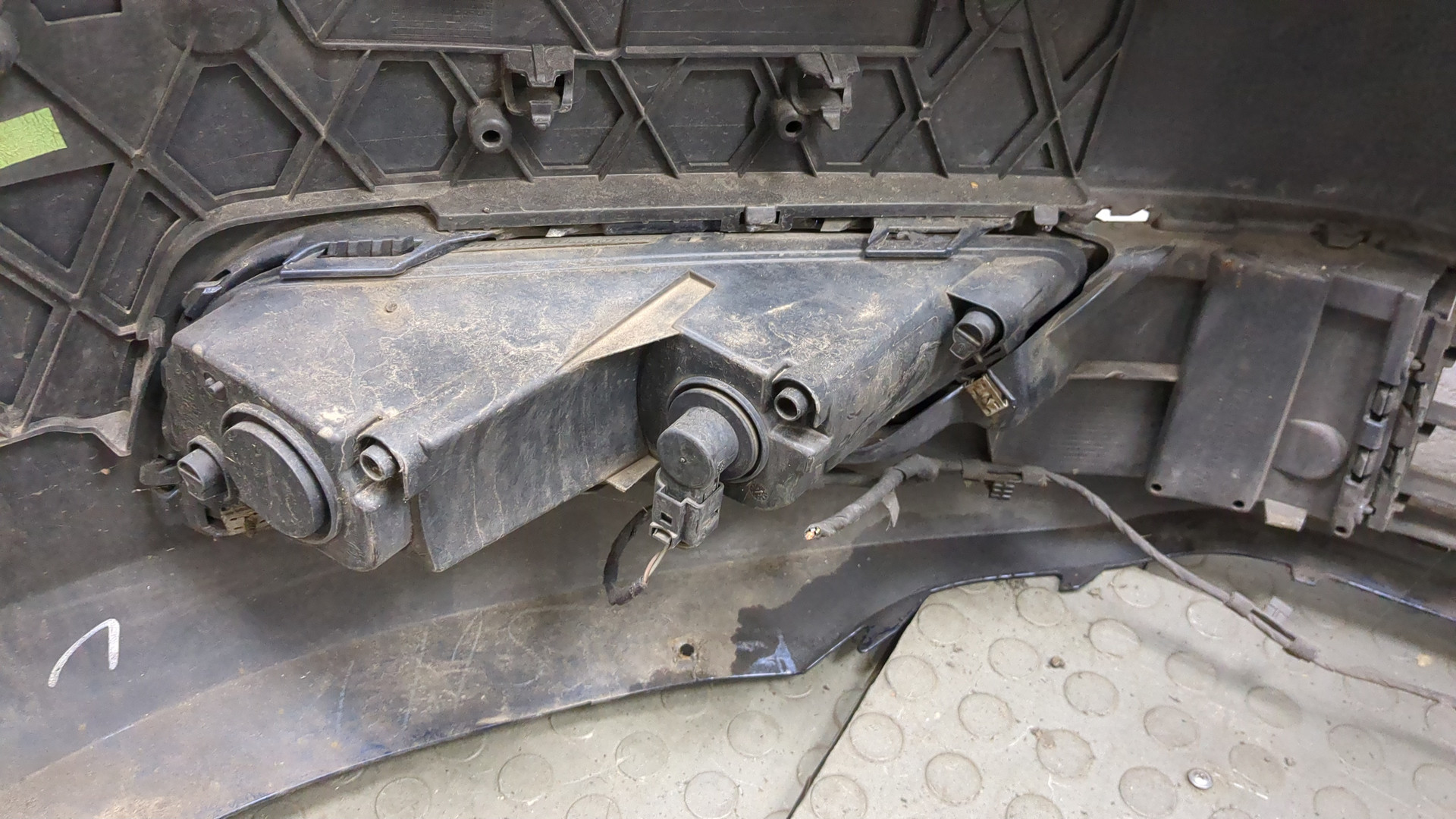 Бампер передний