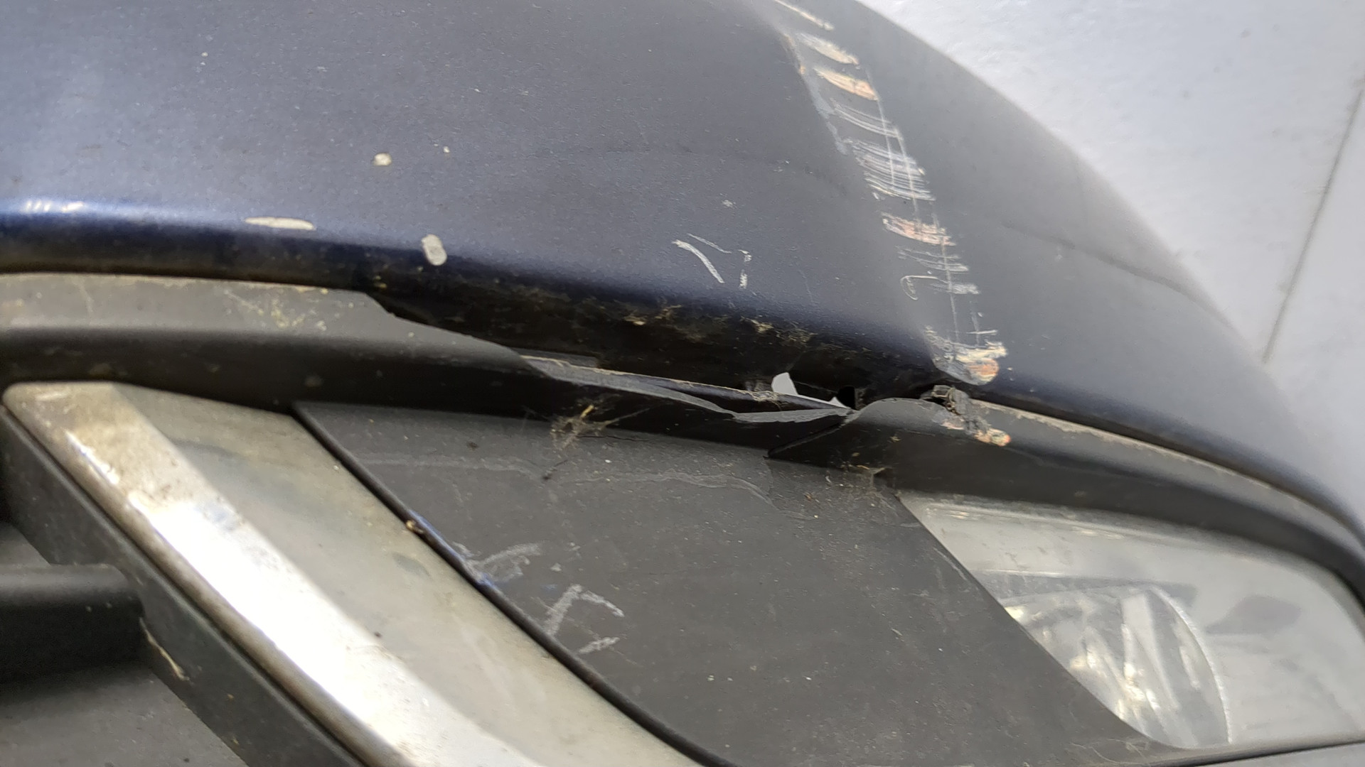 Бампер передний