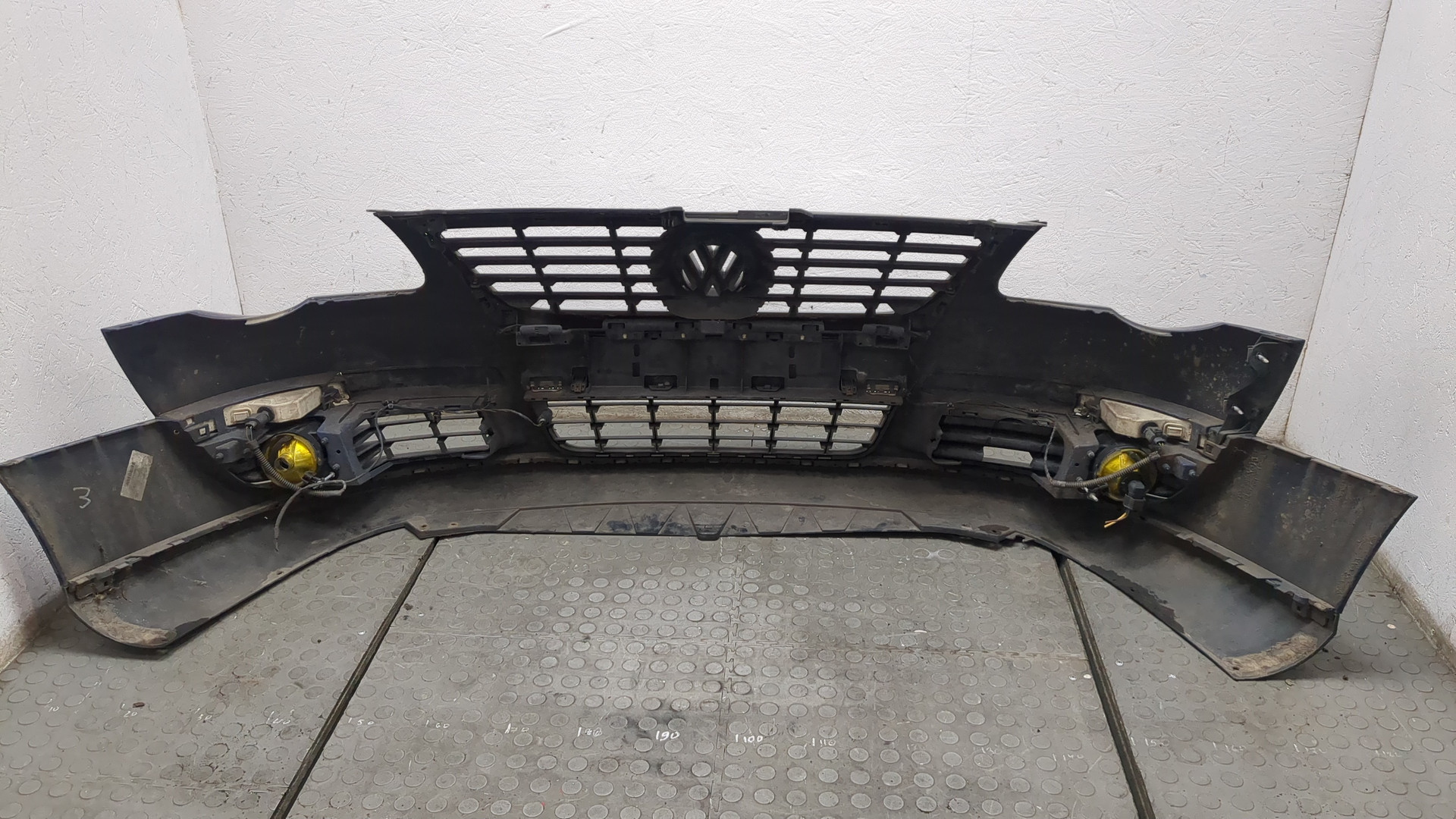 Бампер передний