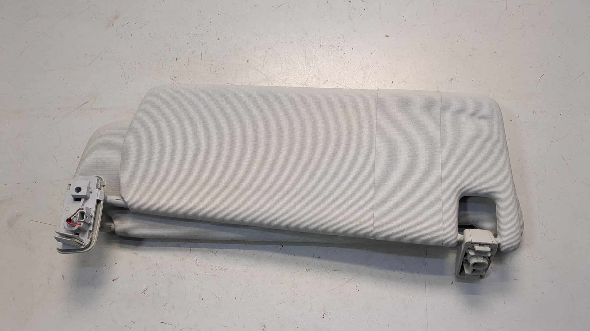 Козырек солнцезащитный