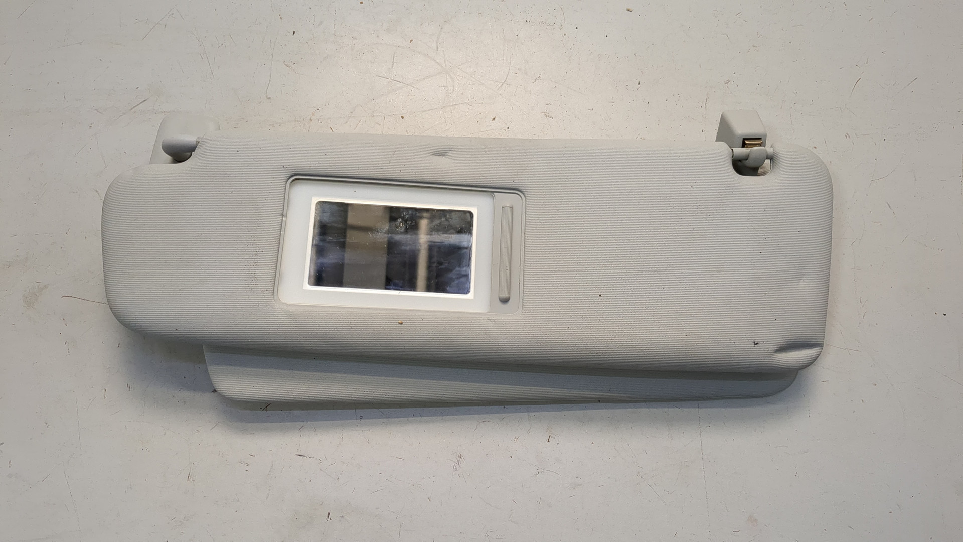 Козырек солнцезащитный