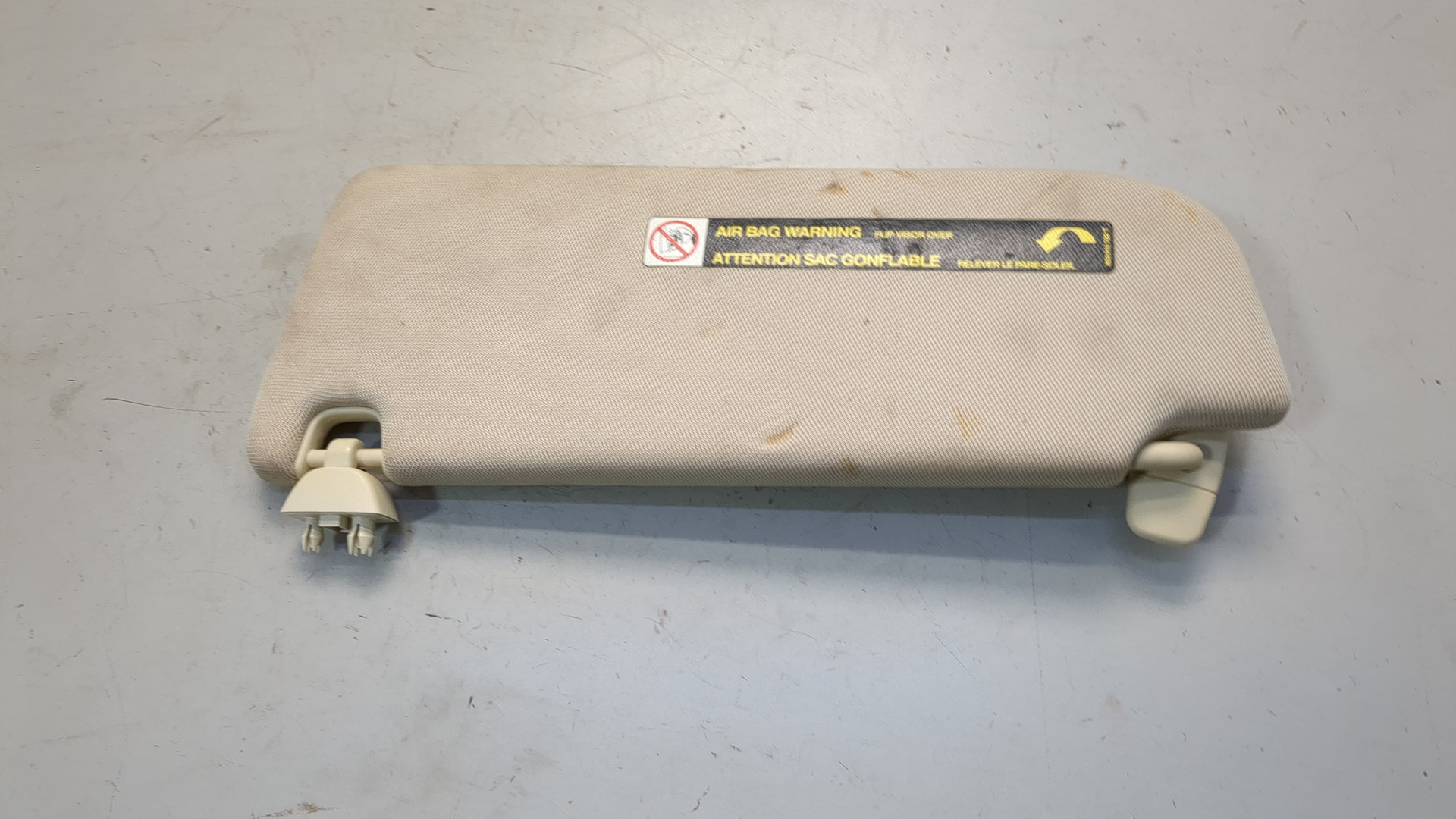 Козырек солнцезащитный