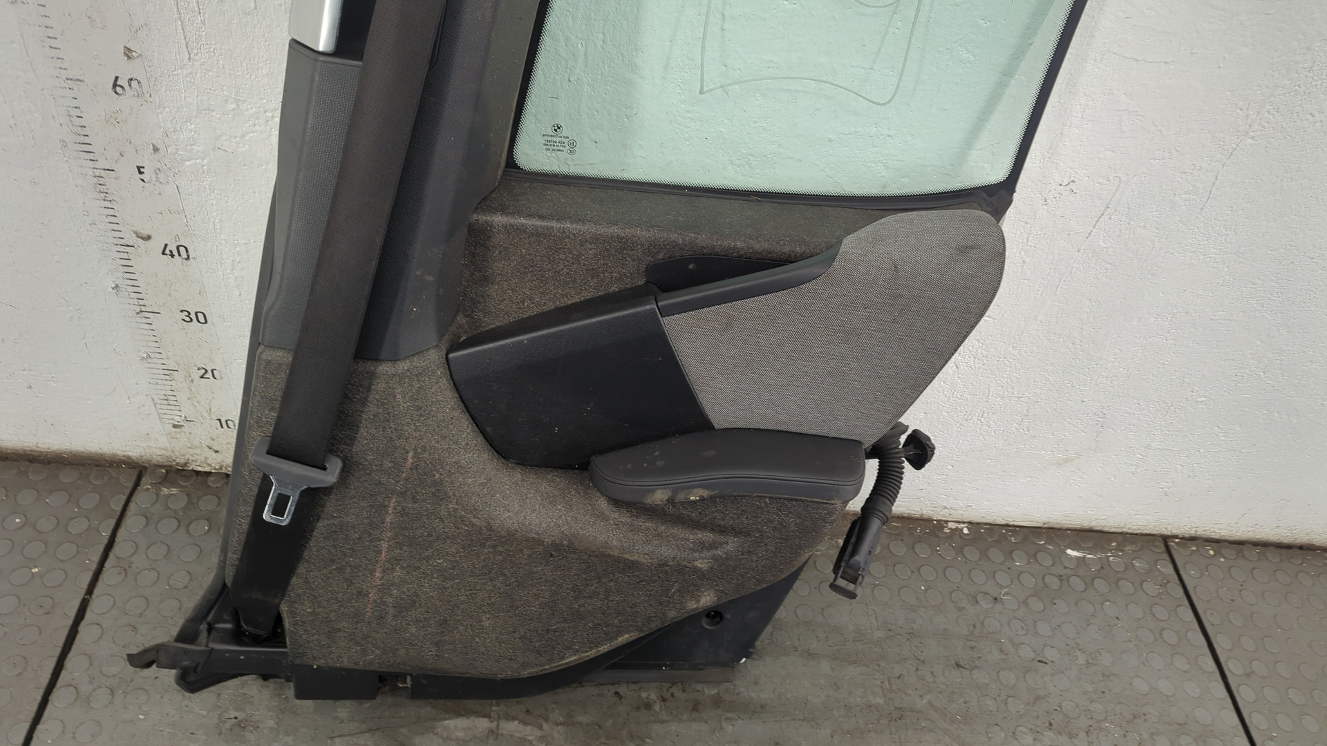 Дверь задняя правая