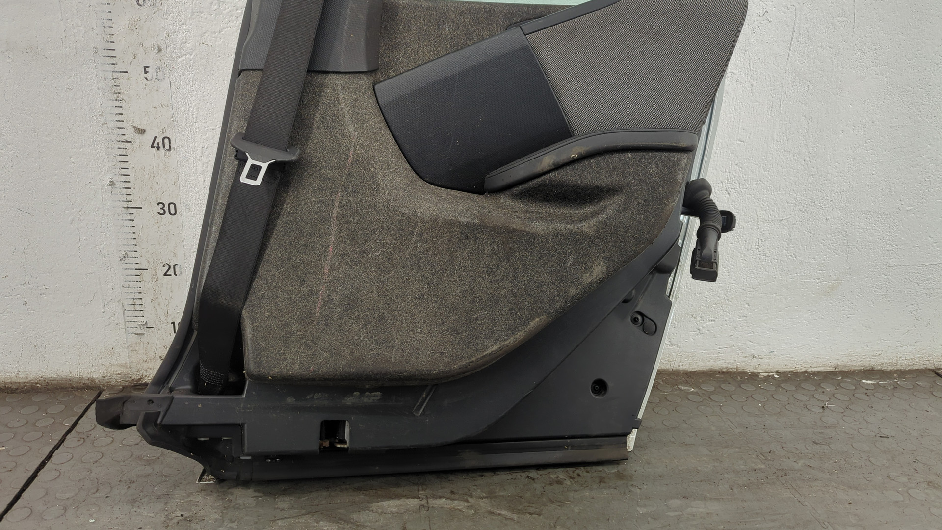 Дверь задняя правая