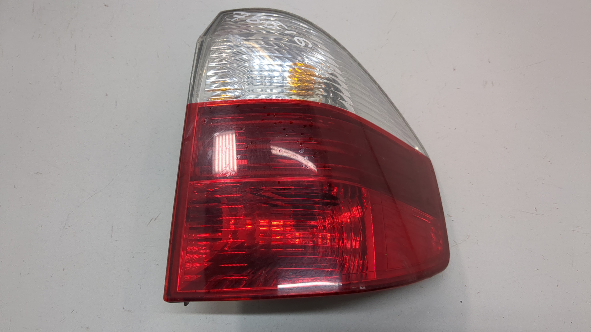 Фонарь задний правый