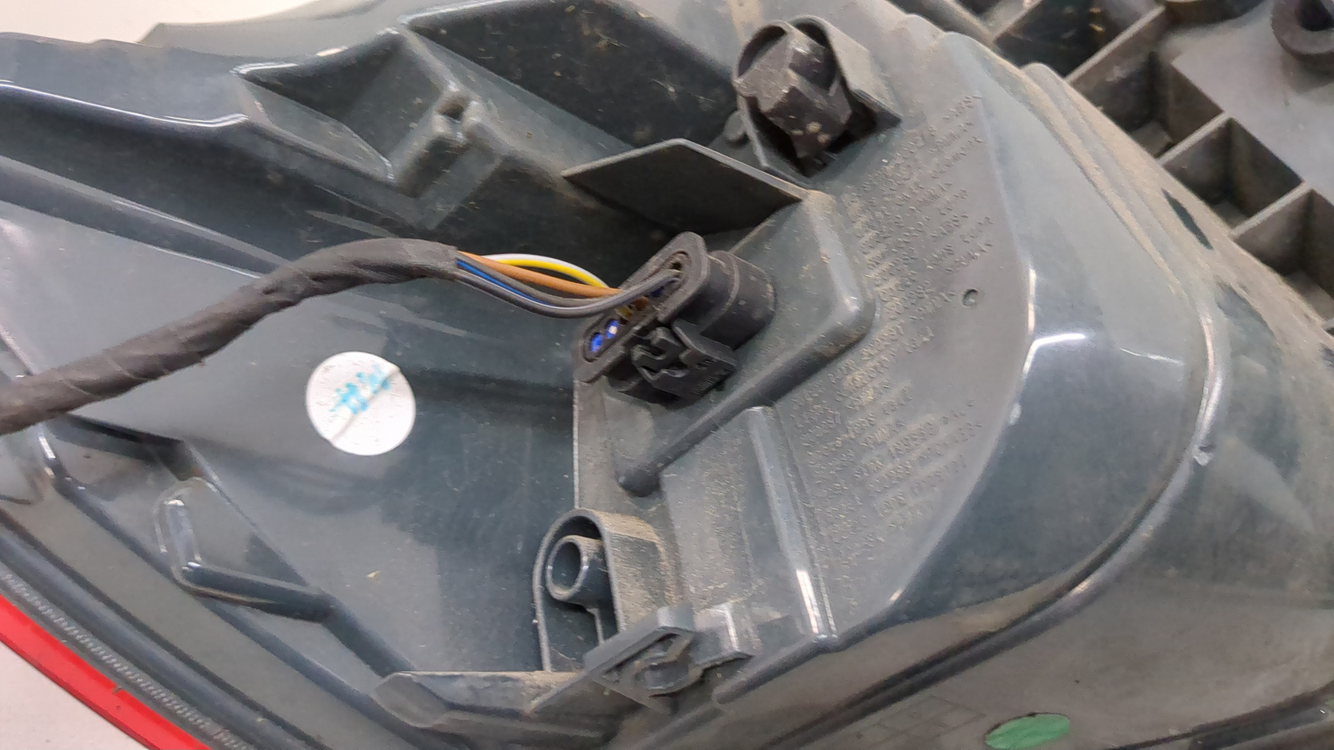 Фонарь задний правый