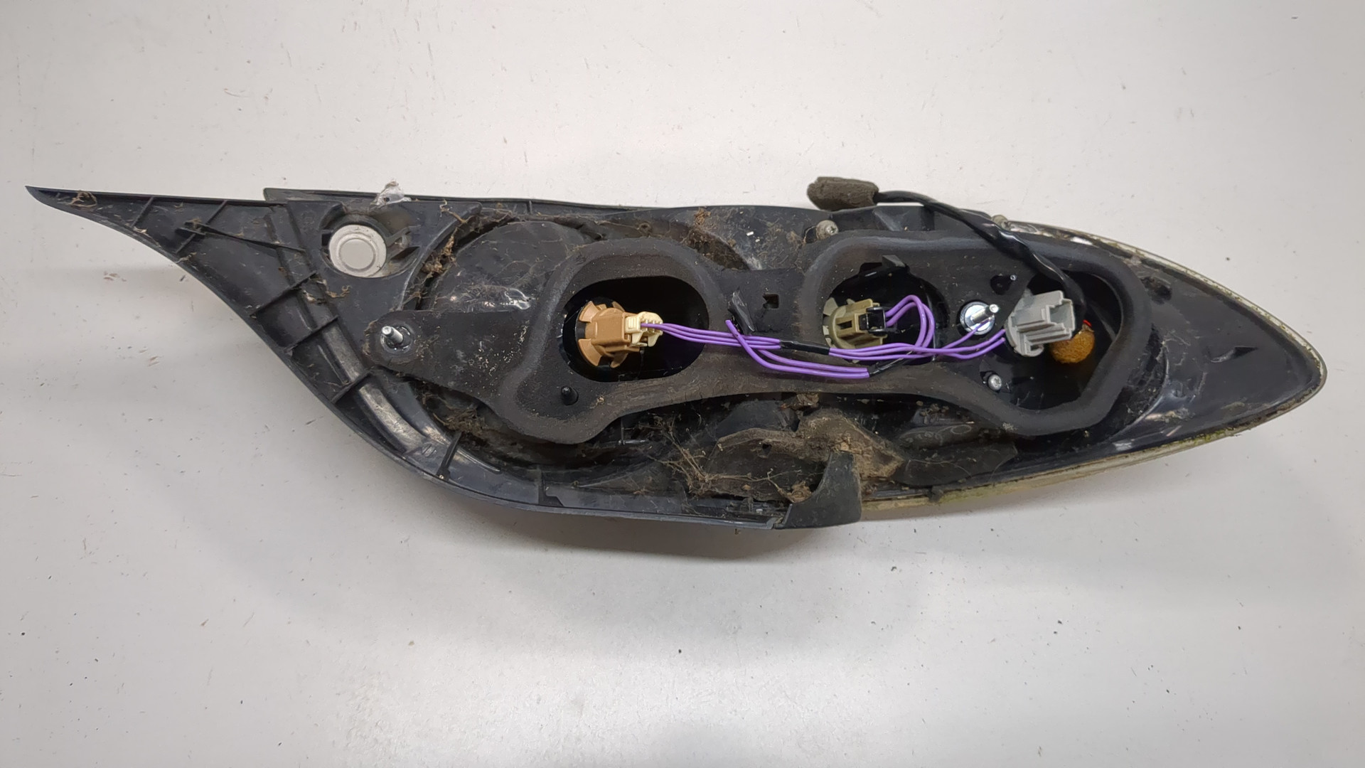 Фонарь задний правый