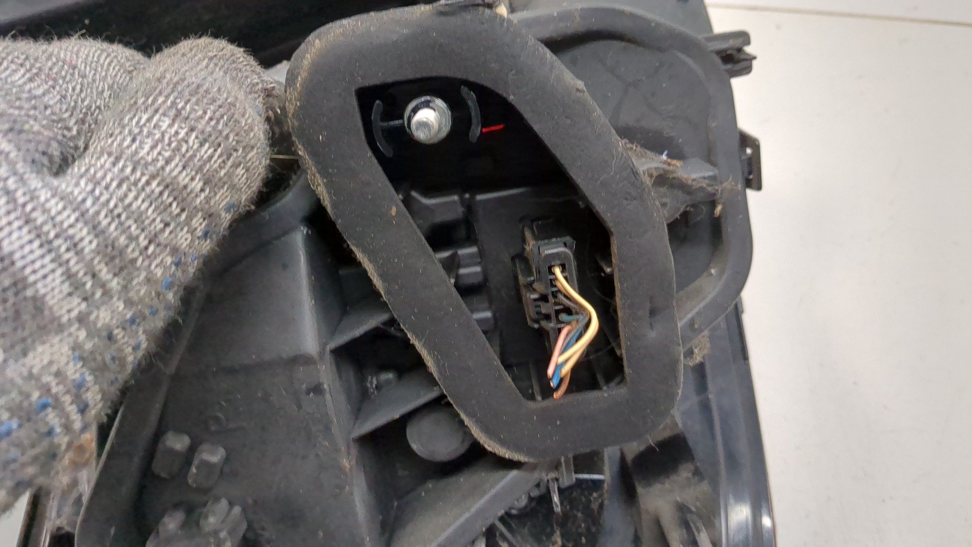 Фонарь задний правый