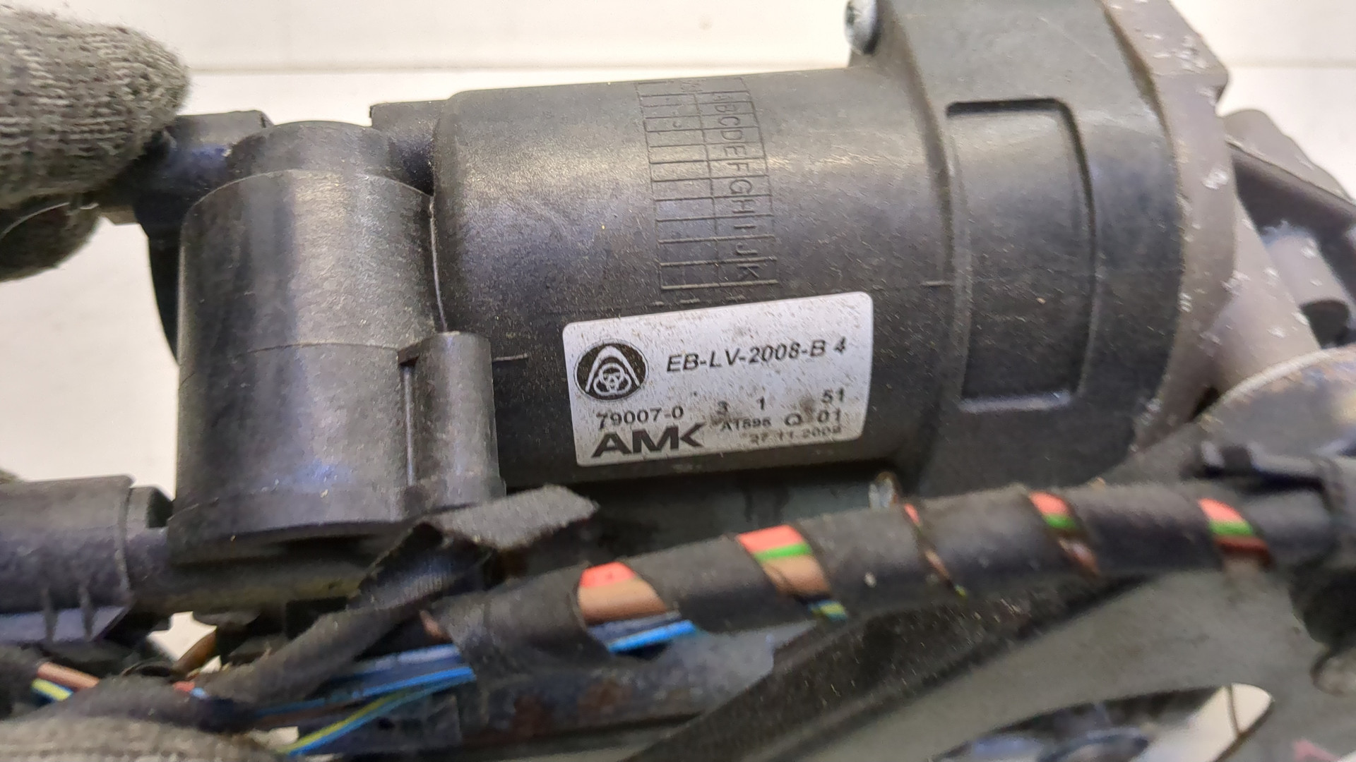 Насос регулировки подвески