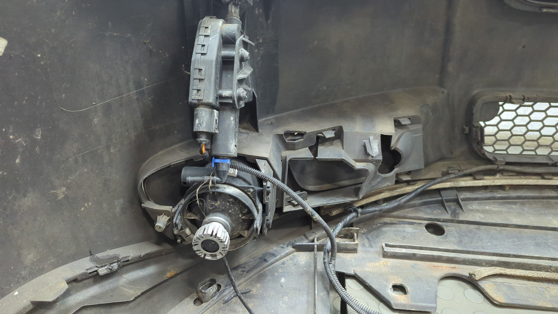 Бампер передний