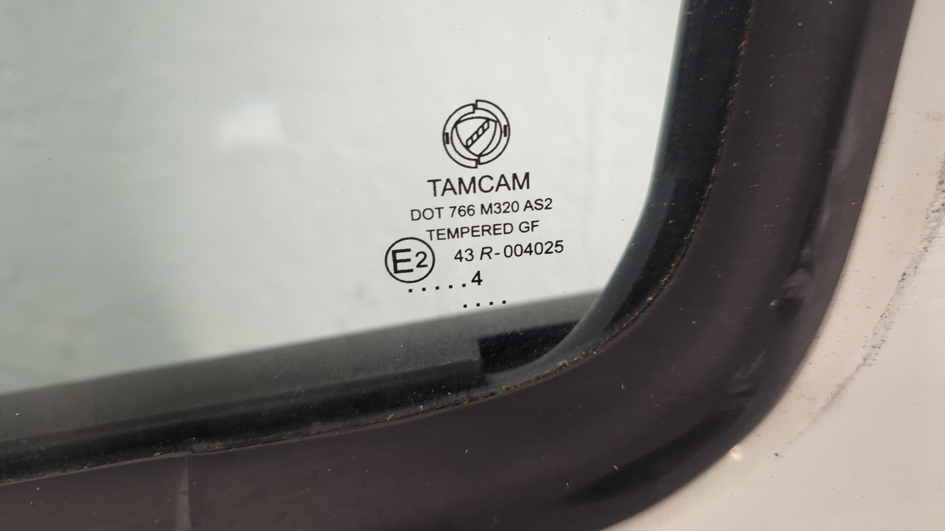 Дверь передняя левая