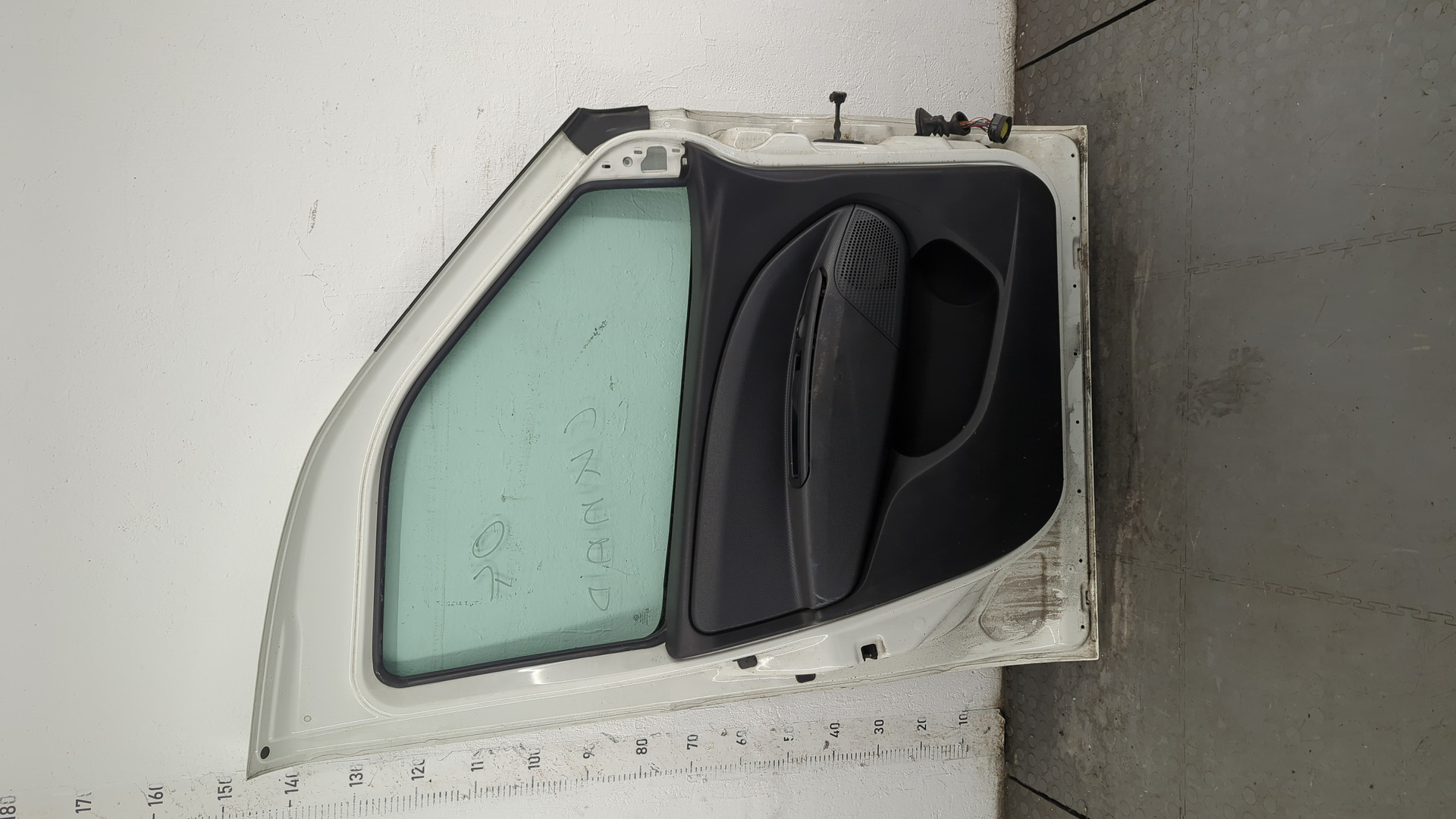 Дверь передняя левая