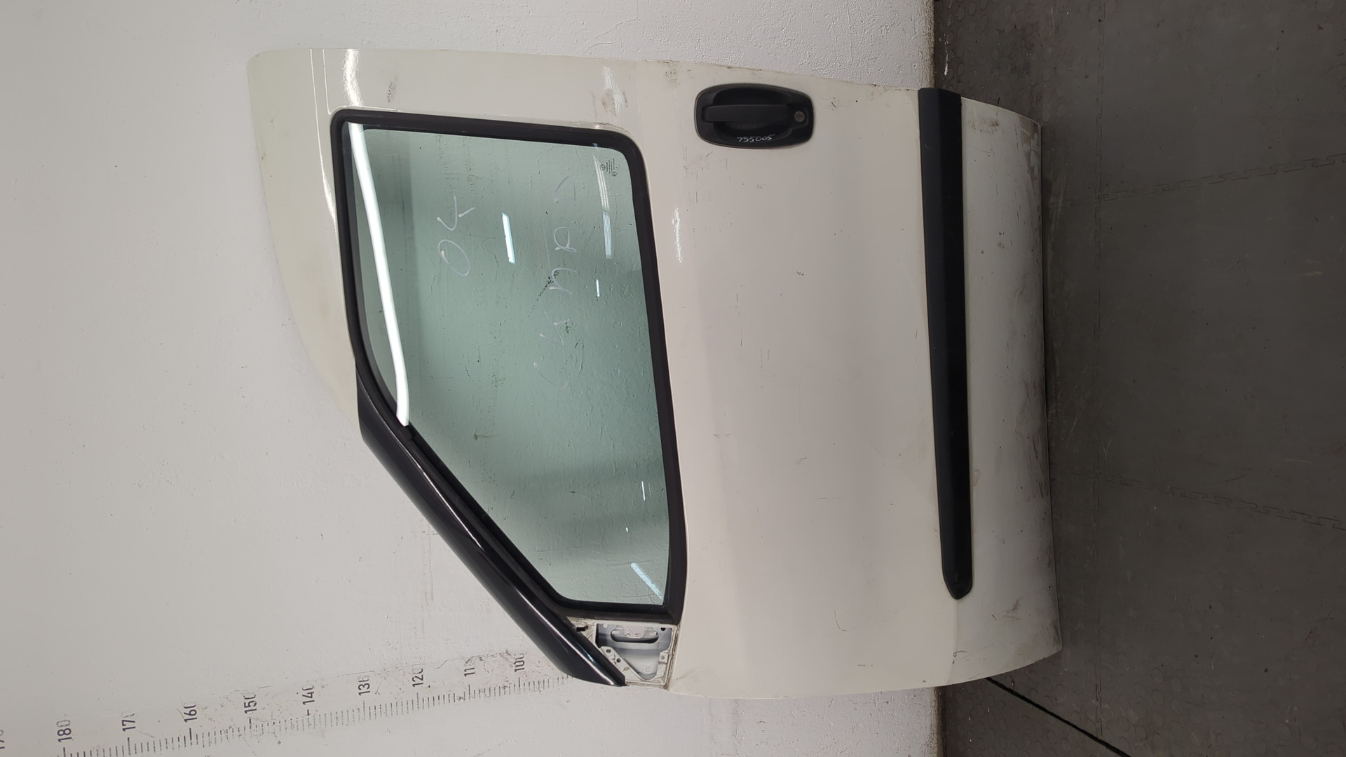 Дверь передняя левая