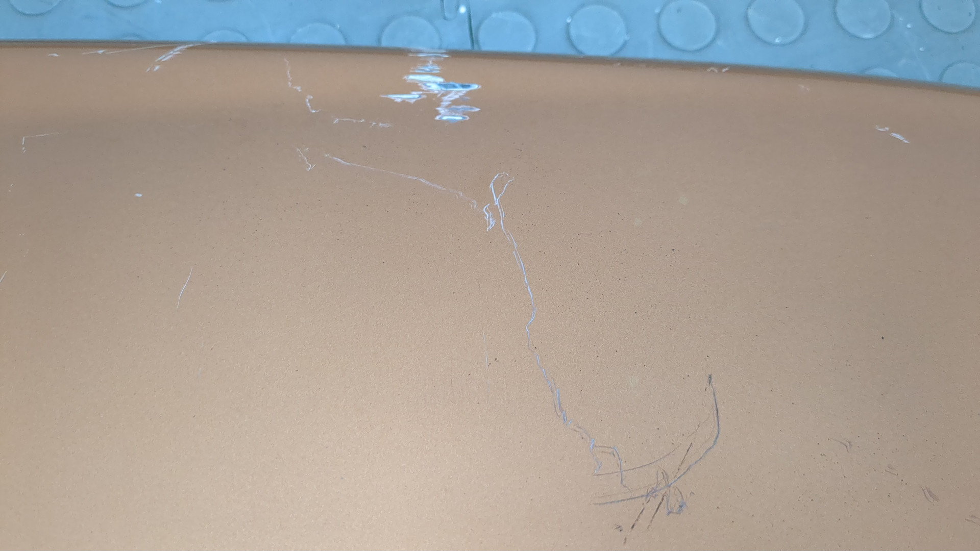 Крыло переднее правое