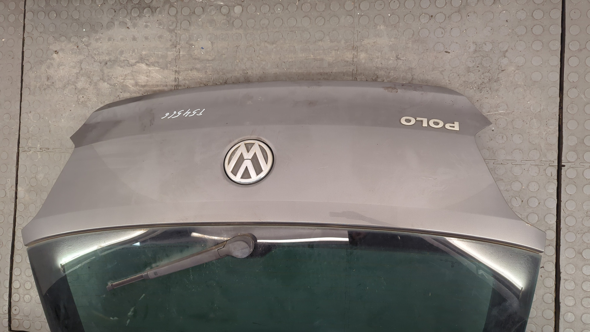 Дверь багажника