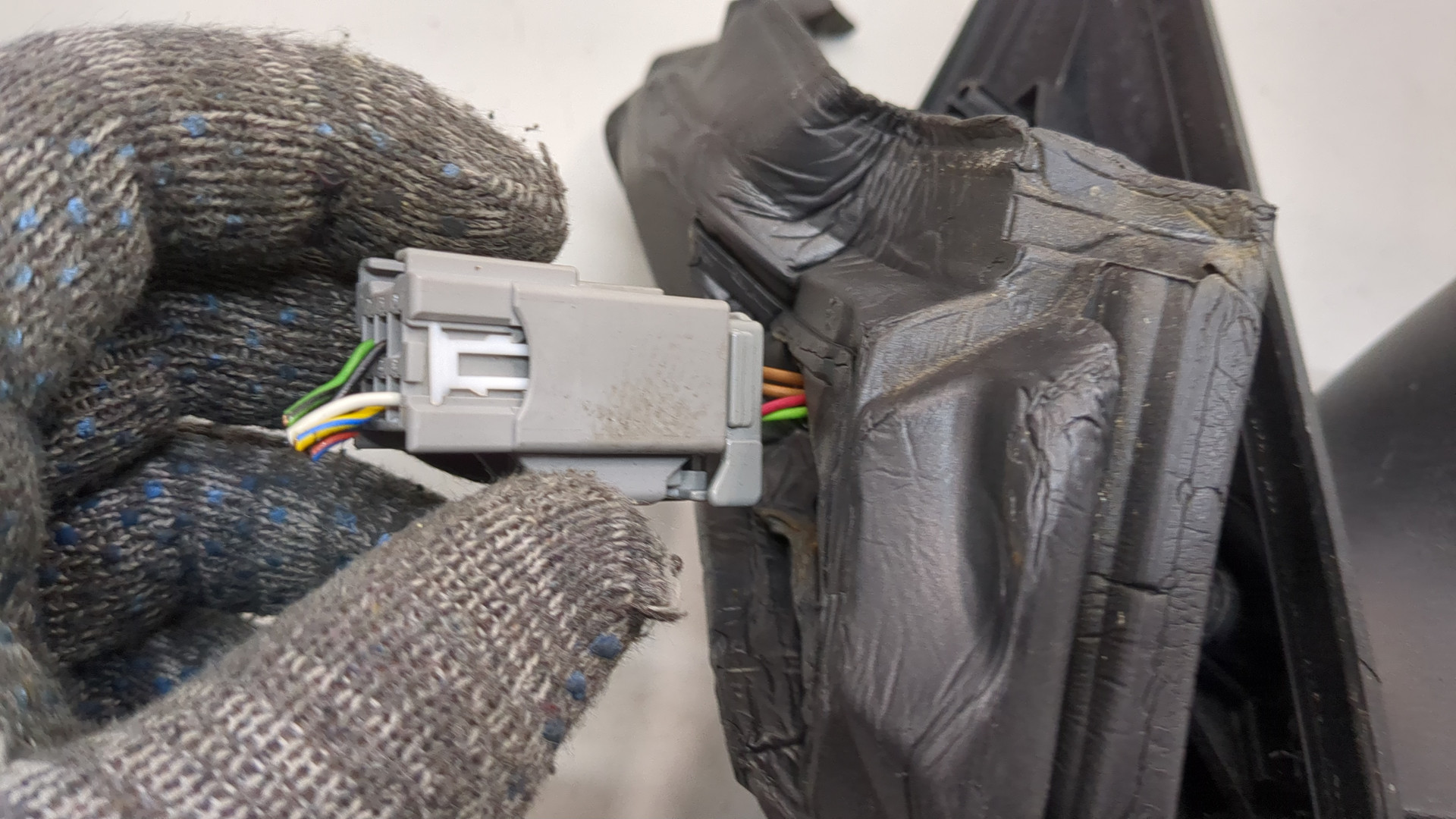 Зеркало правое электрическое