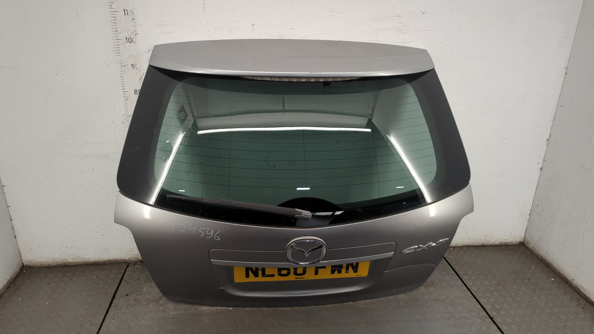 Дверь багажника