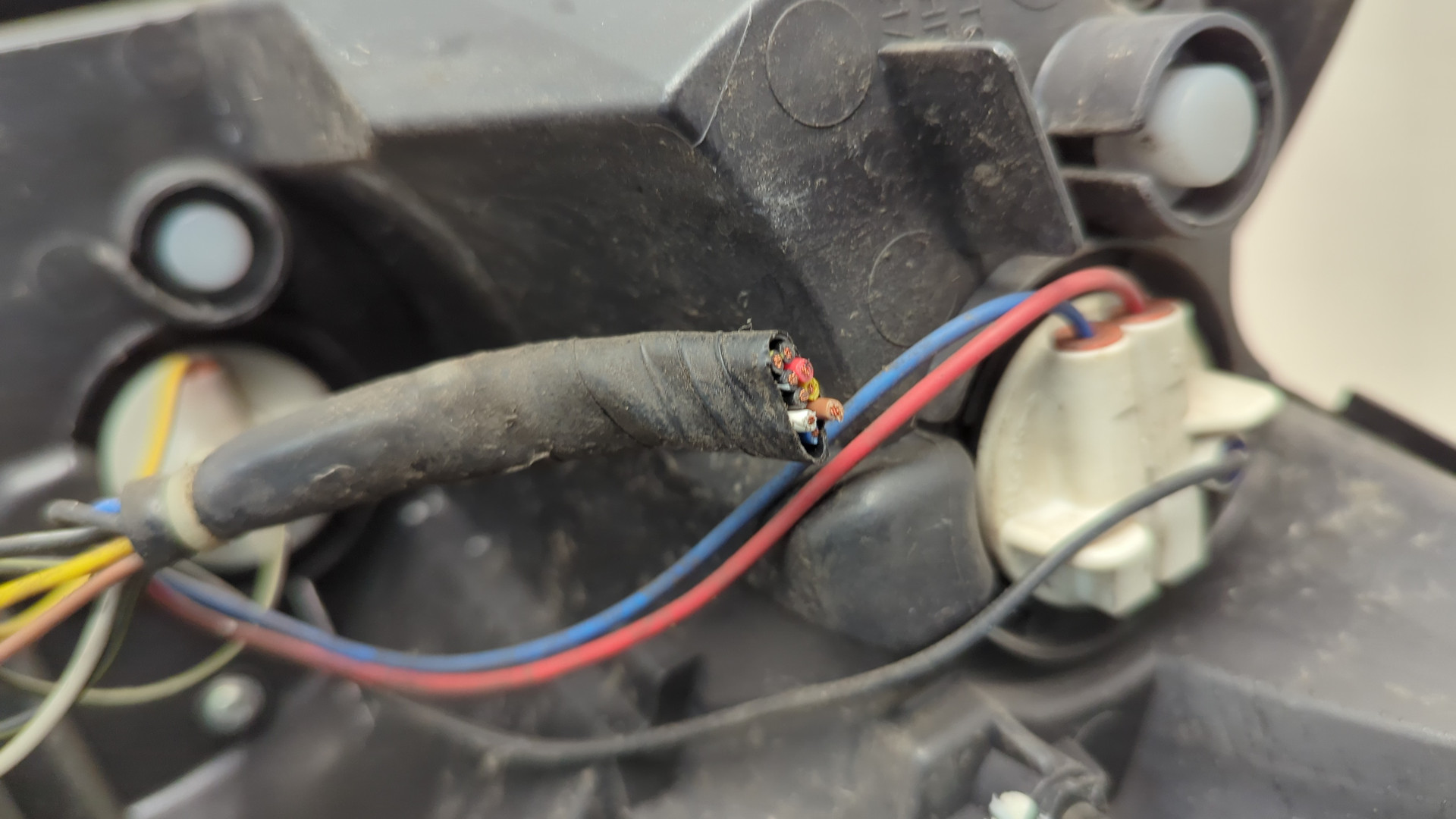 Фонарь задний левый