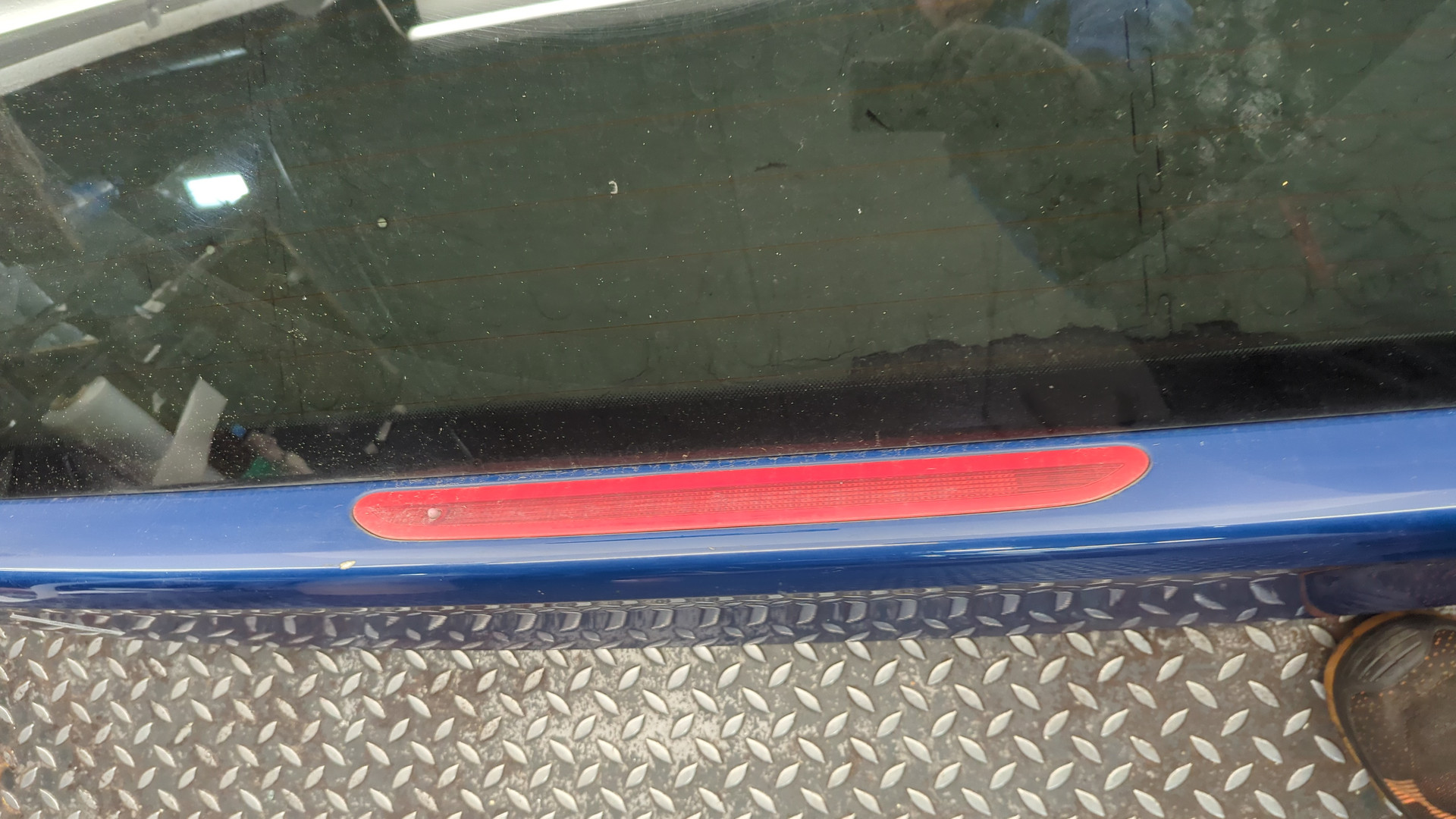 Дверь багажника