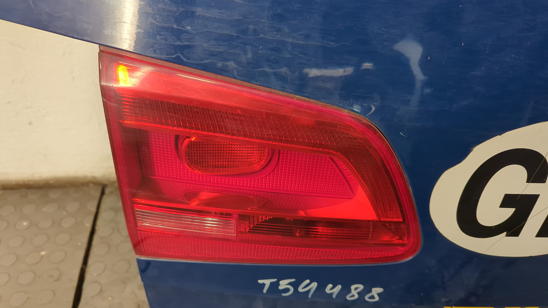 Дверь багажника