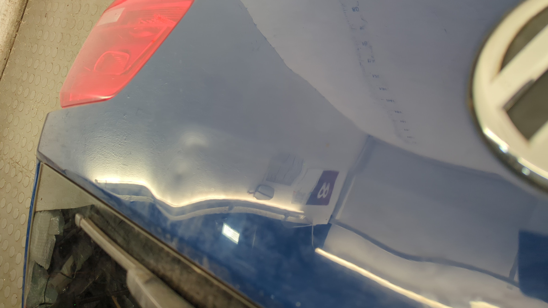 Дверь багажника