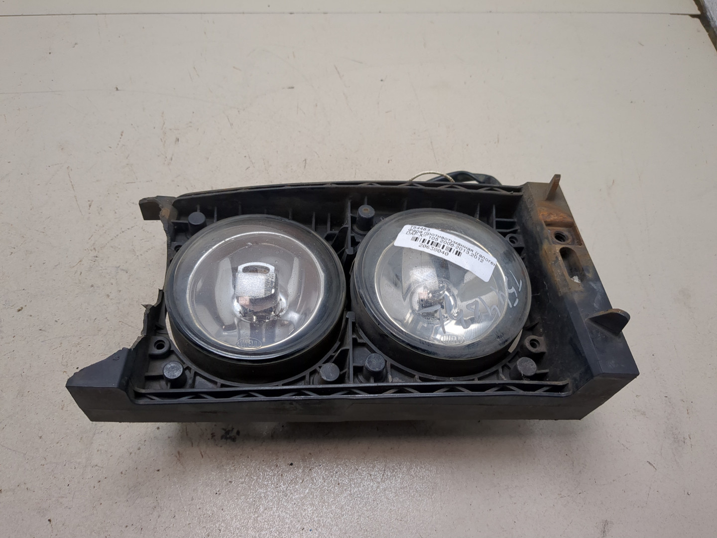 Фара противотуманная левая