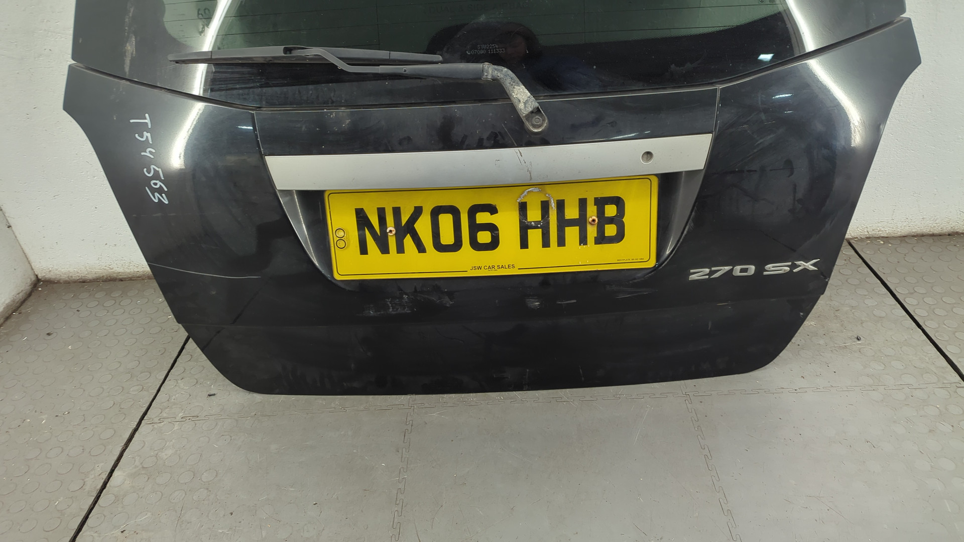 Дверь багажника