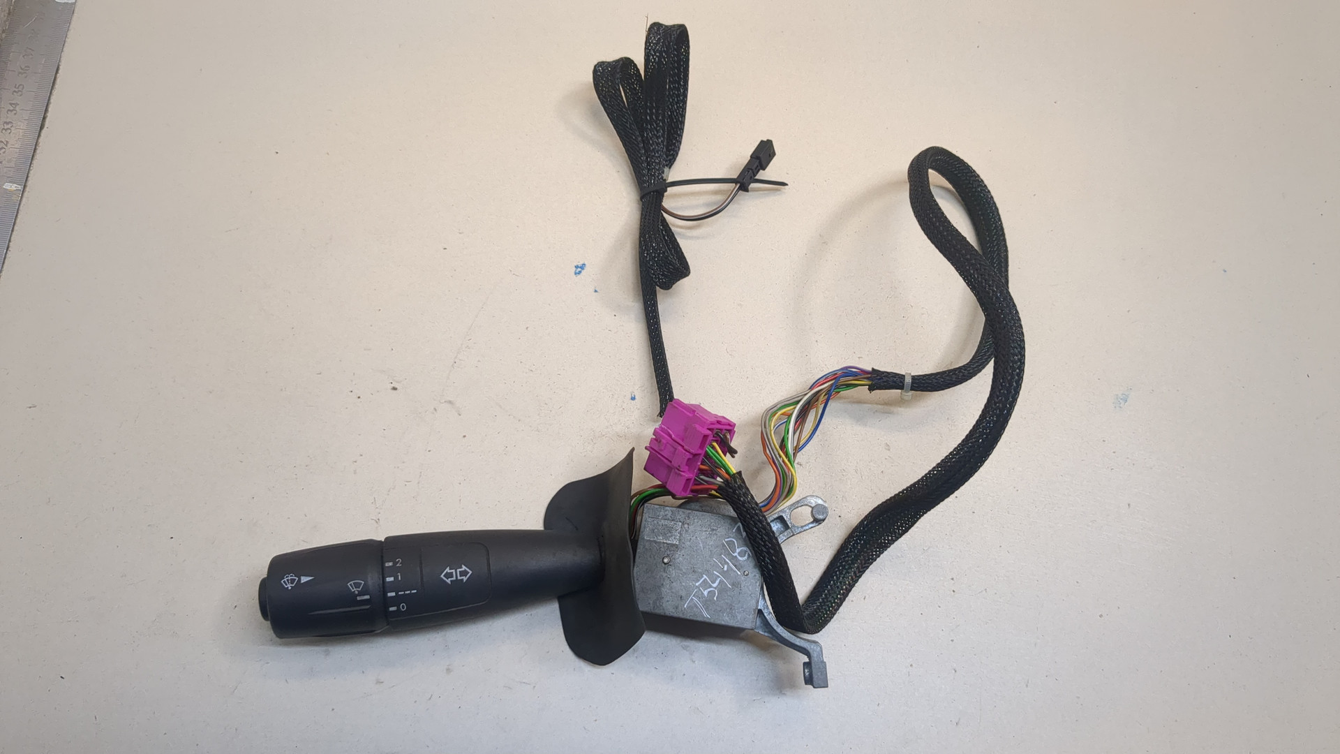 Переключатель поворотов подрулевой