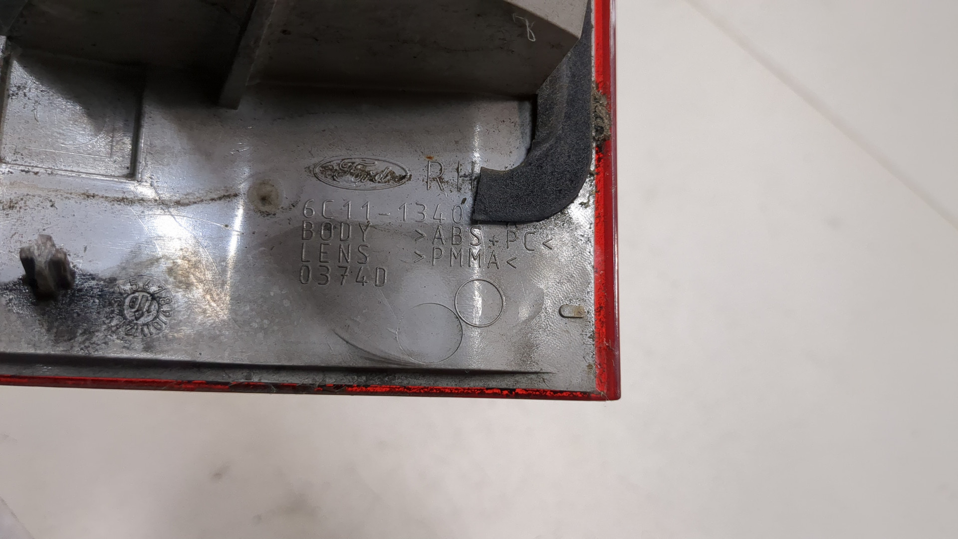 Фонарь задний правый