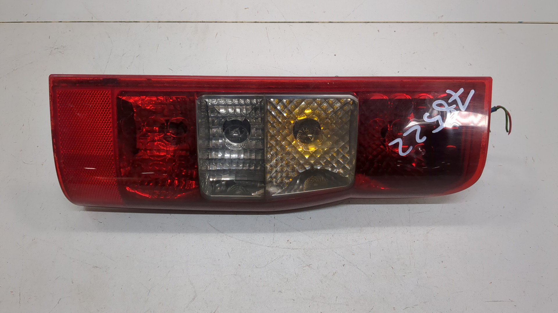 Фонарь задний правый