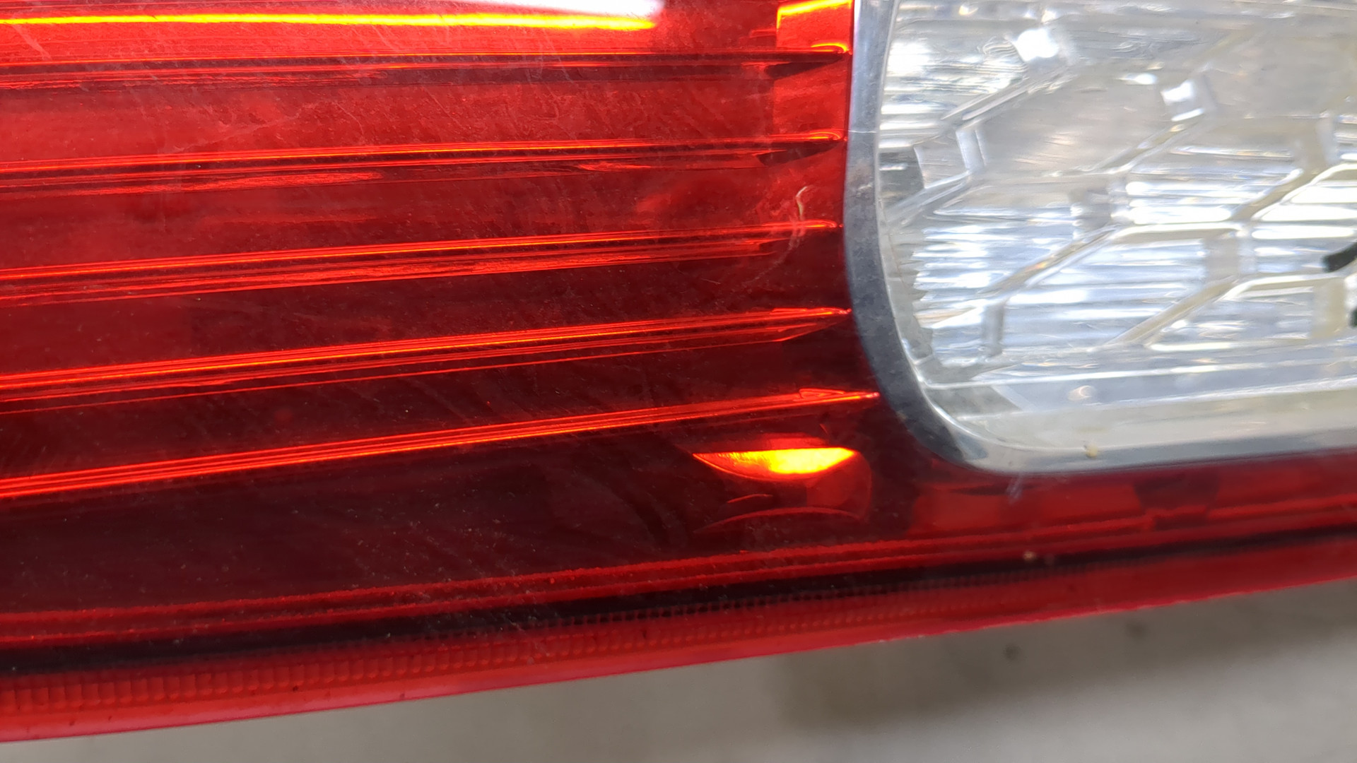 Фонарь задний правый