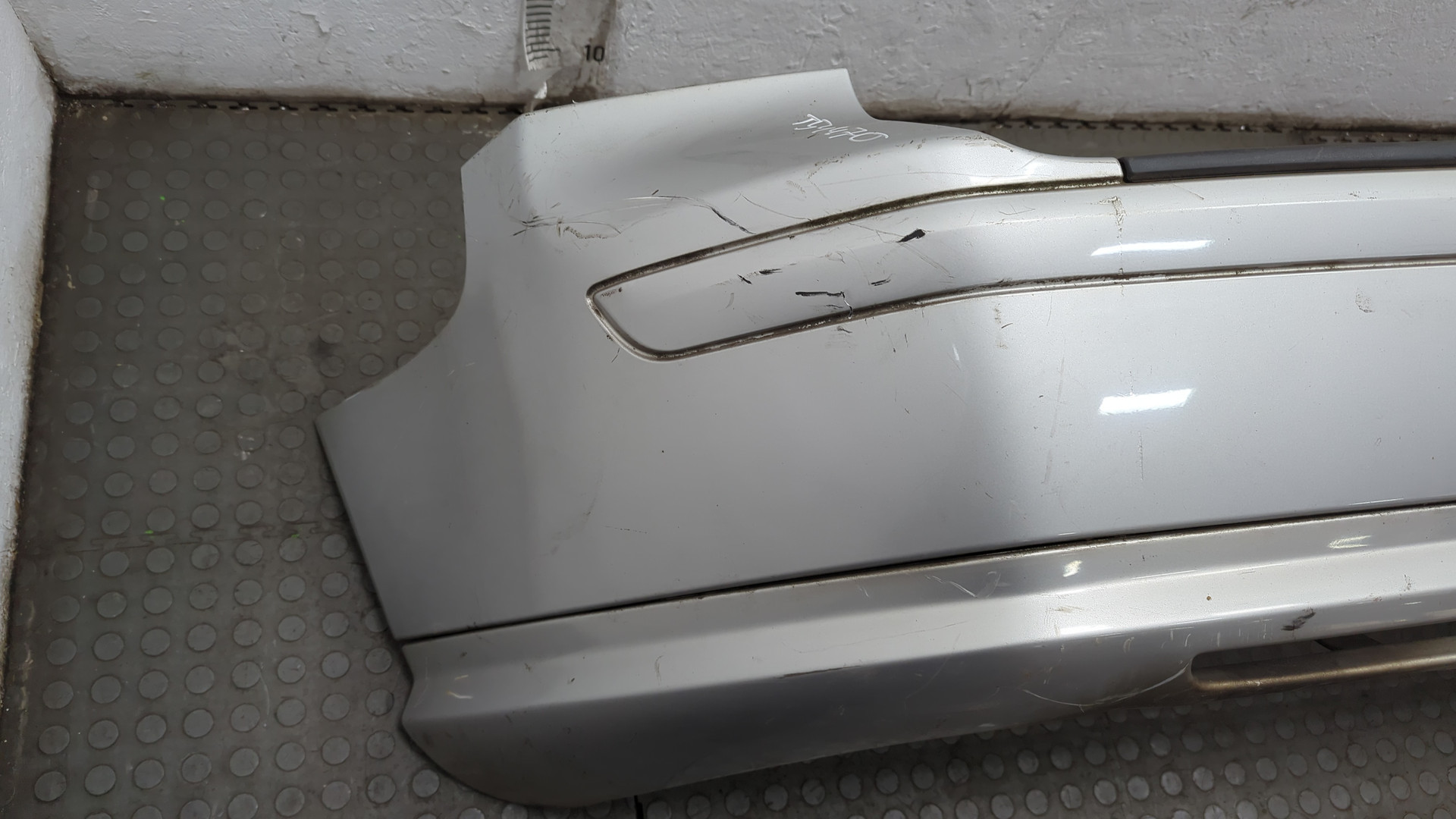 Бампер задний