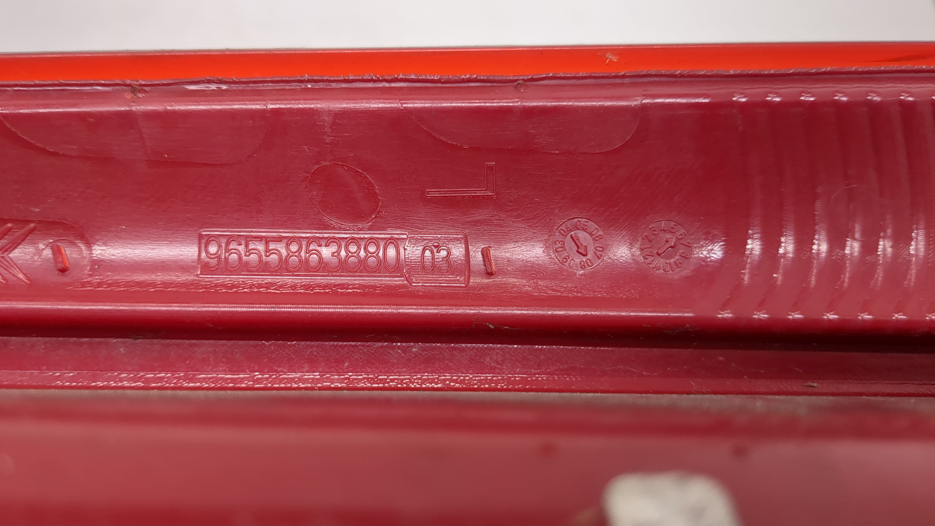 Фонарь задний правый