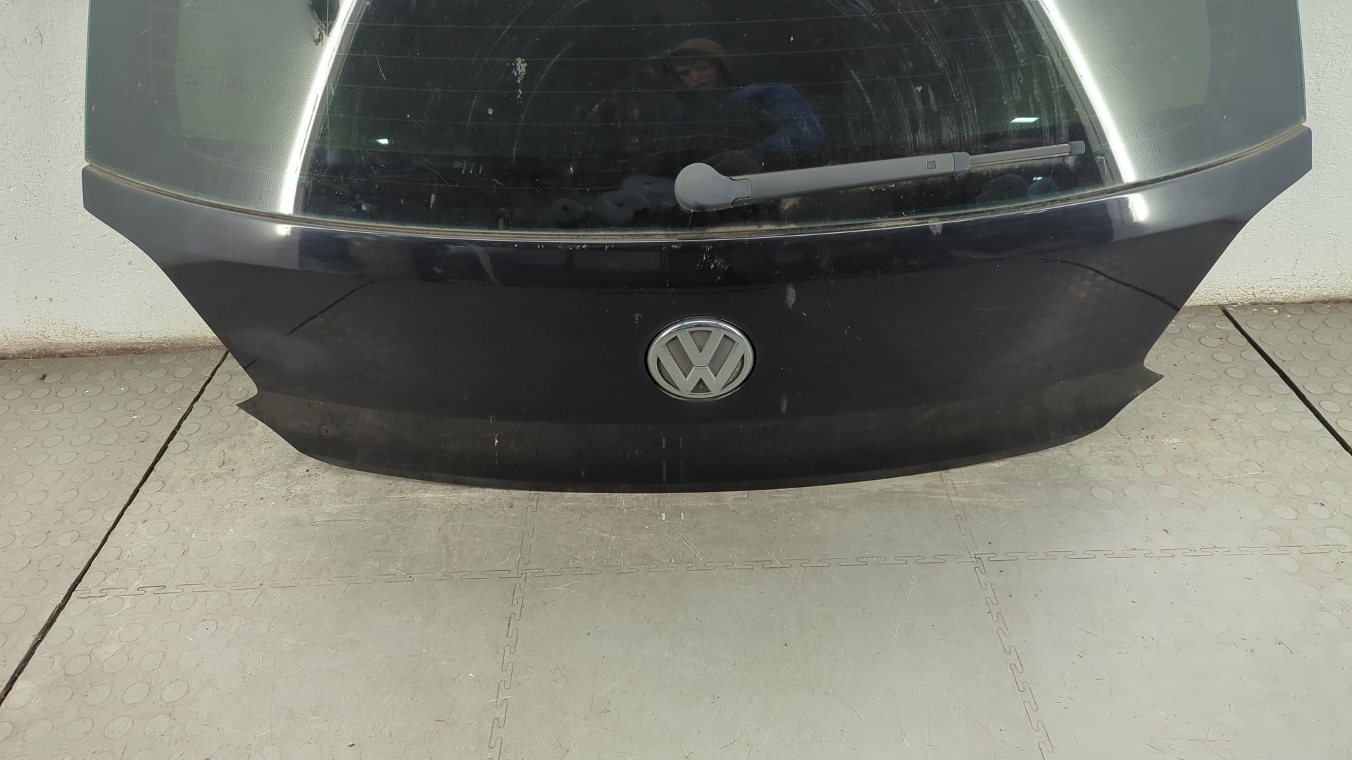 Дверь багажника