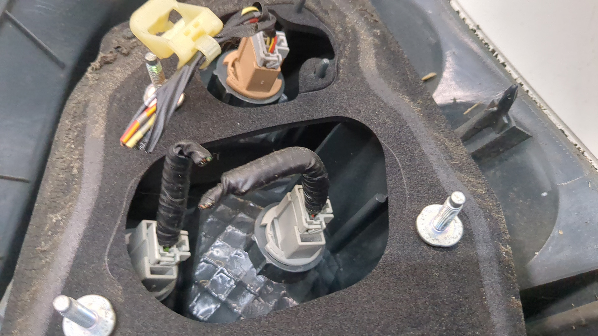 Фонарь задний левый