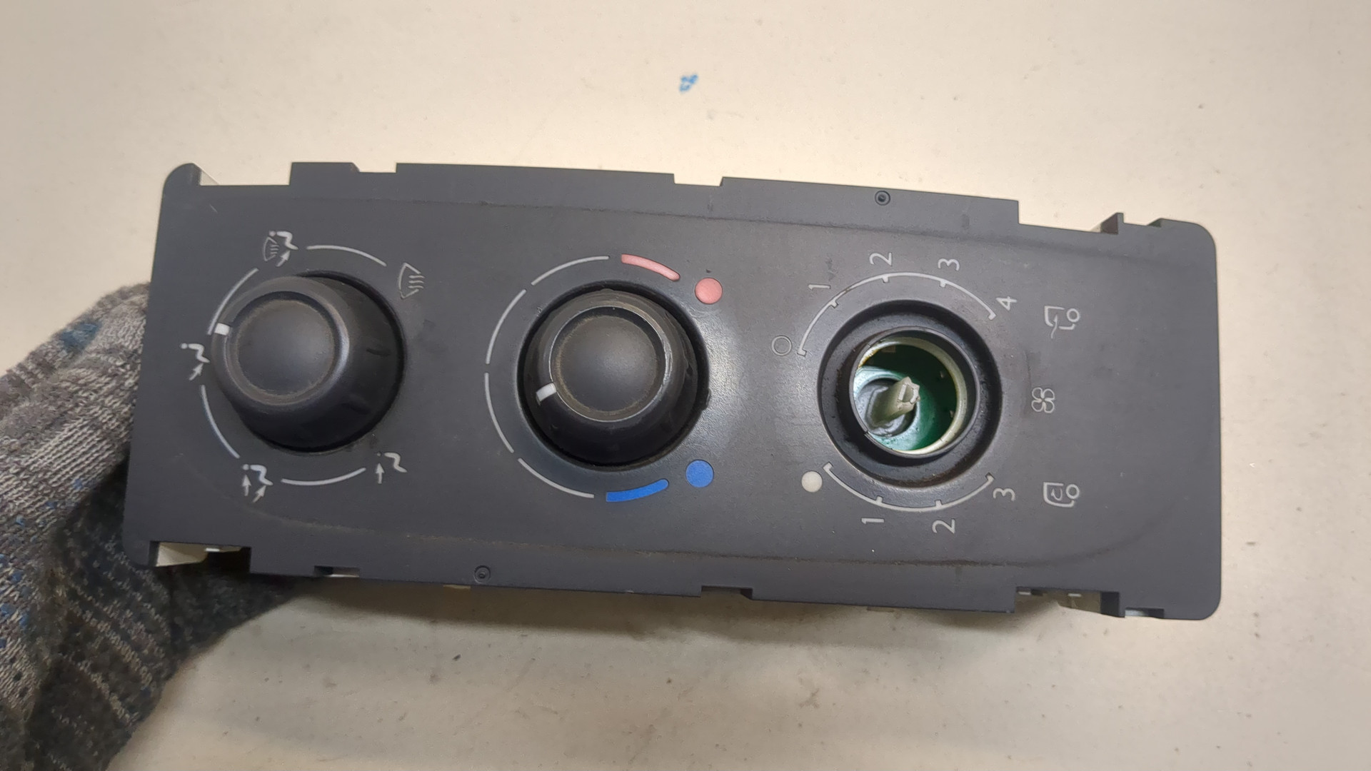 Переключатель отопителя